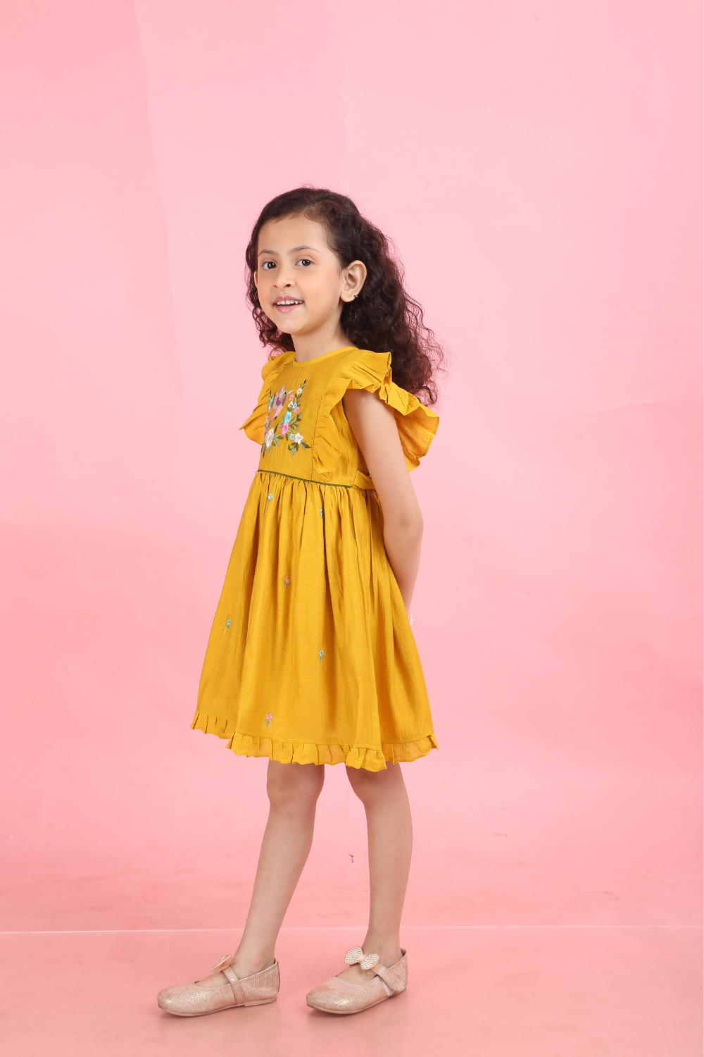 YELLOW DRESS WITH FLOWER EMBROIDERY