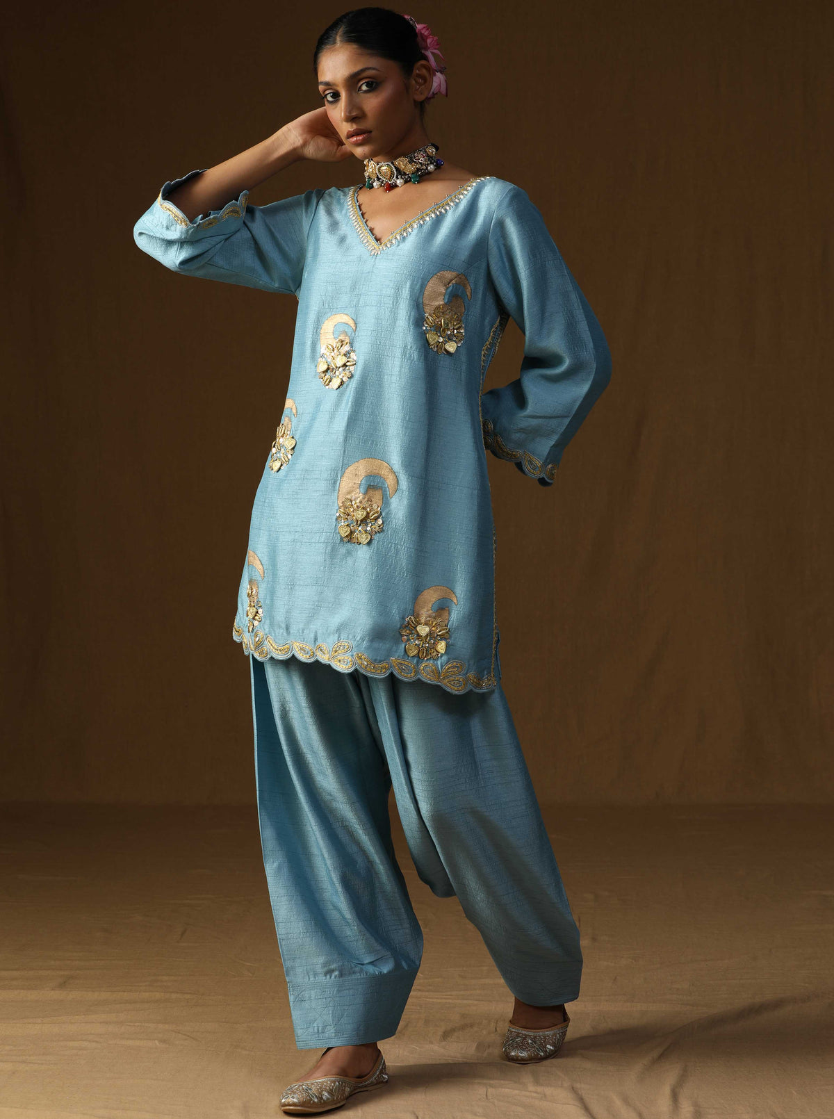Vrind?  Neel Madhur Embroidered Suit Set