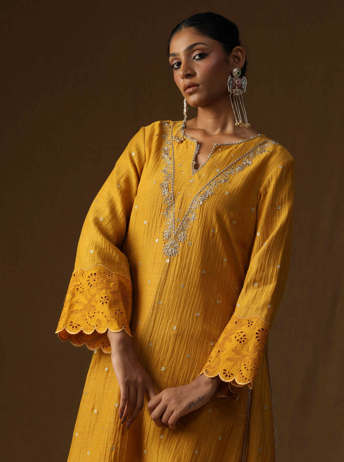 Sakhi Noor Swarn Kurta Set