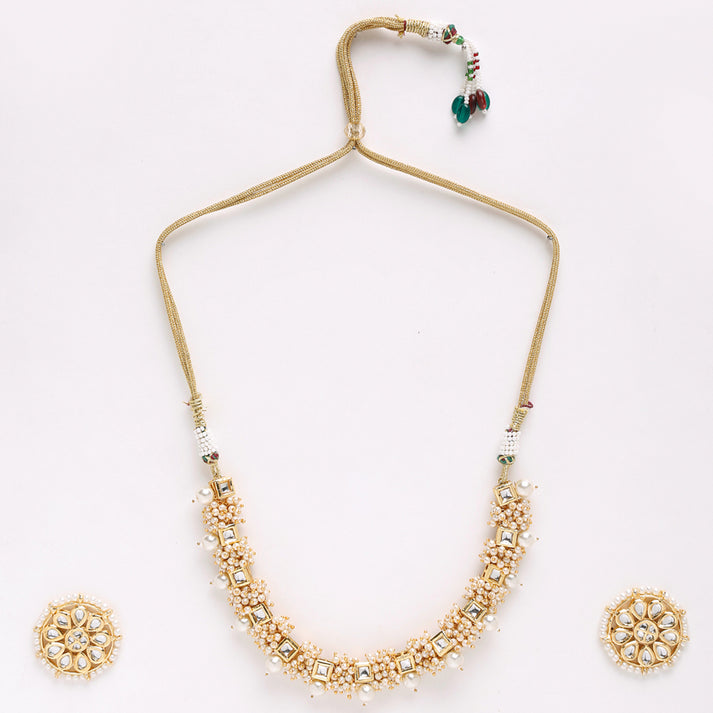 Pearl Kundan Choker With Studs