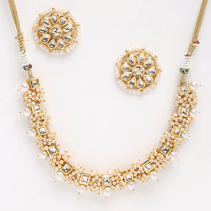 Pearl Kundan Choker With Studs