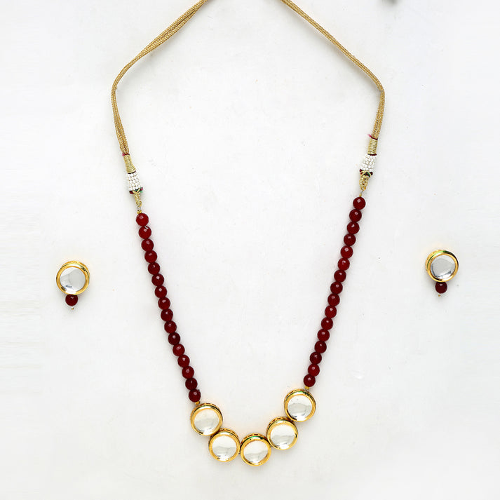 Kundan Neckpiece With Studs