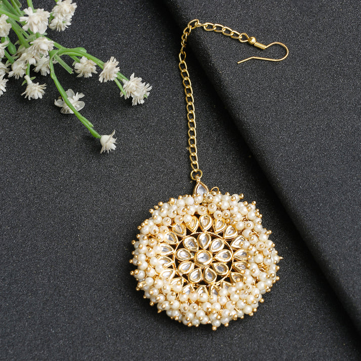 Kundan Maang Tikka With White Pearl