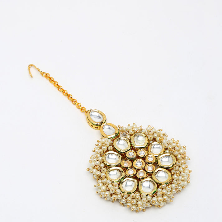 Kundan & Pearl Maang Tikka