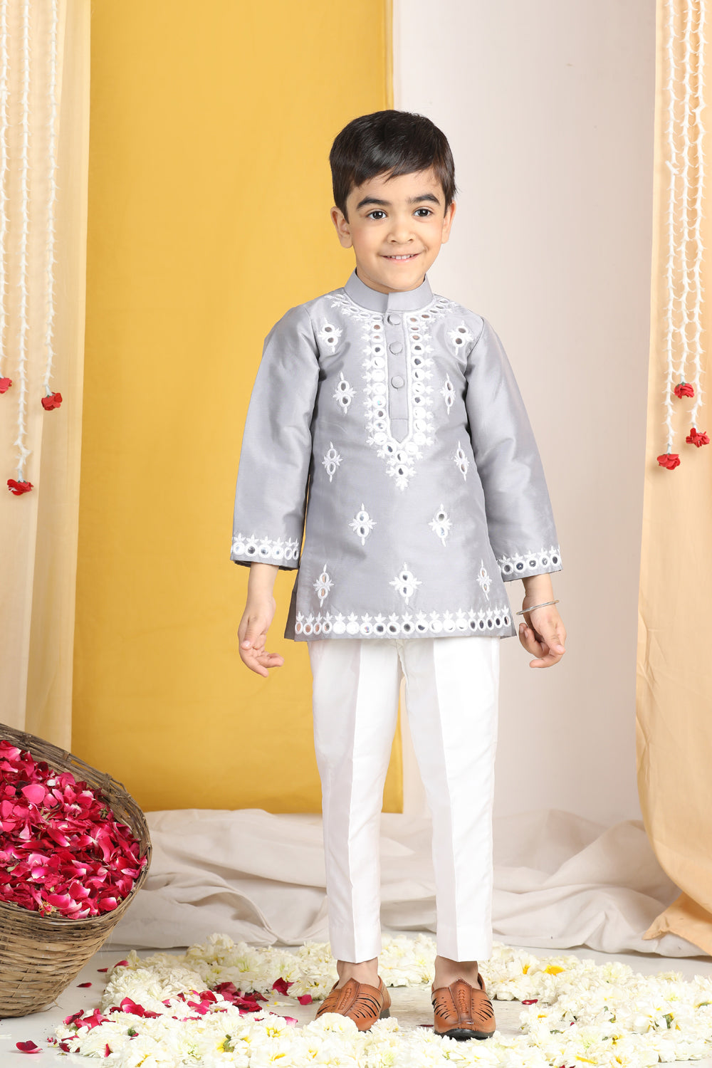 Thread Embroidery Kurta With Pajama