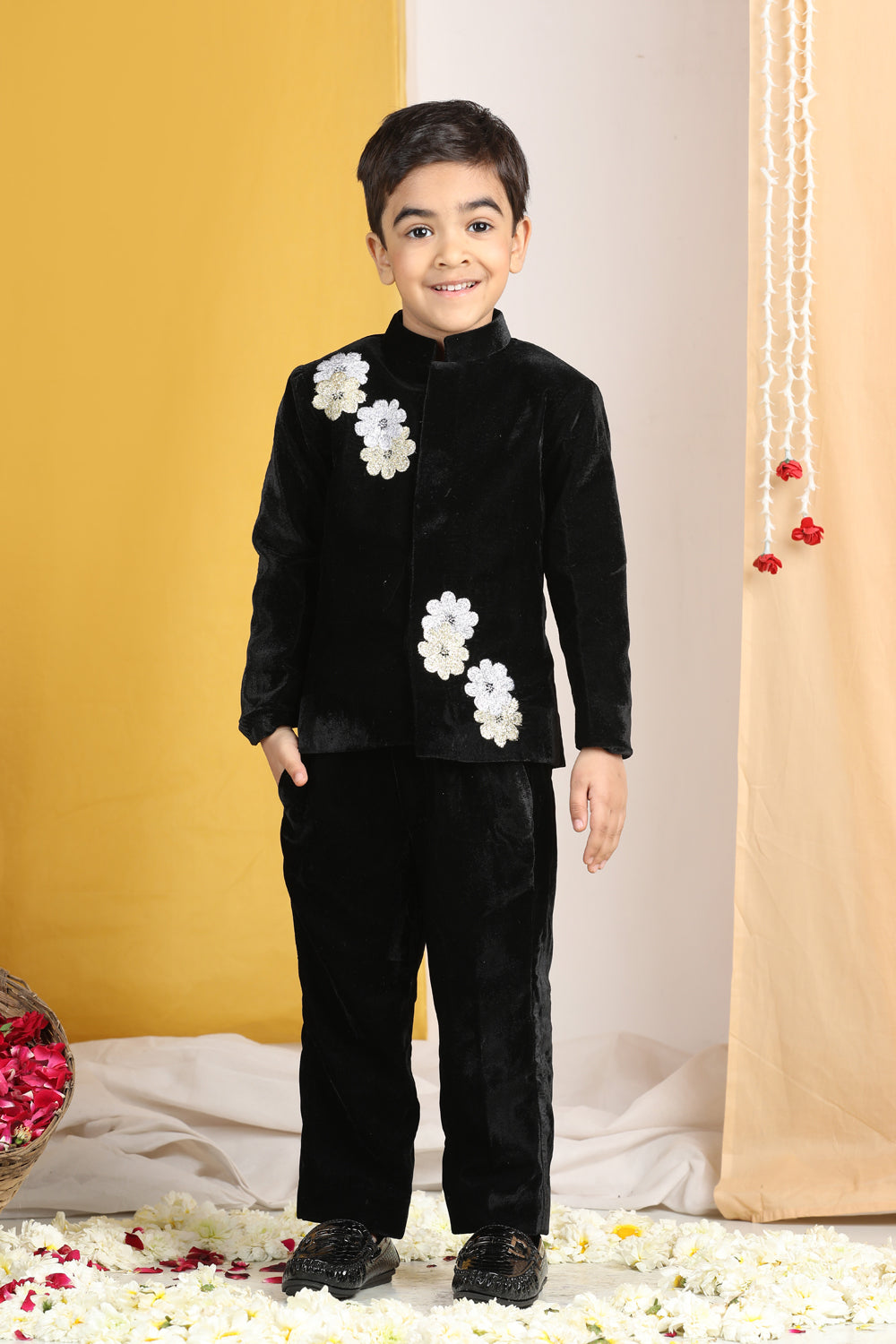 Flattened Thread Embroidery Flower Pattern