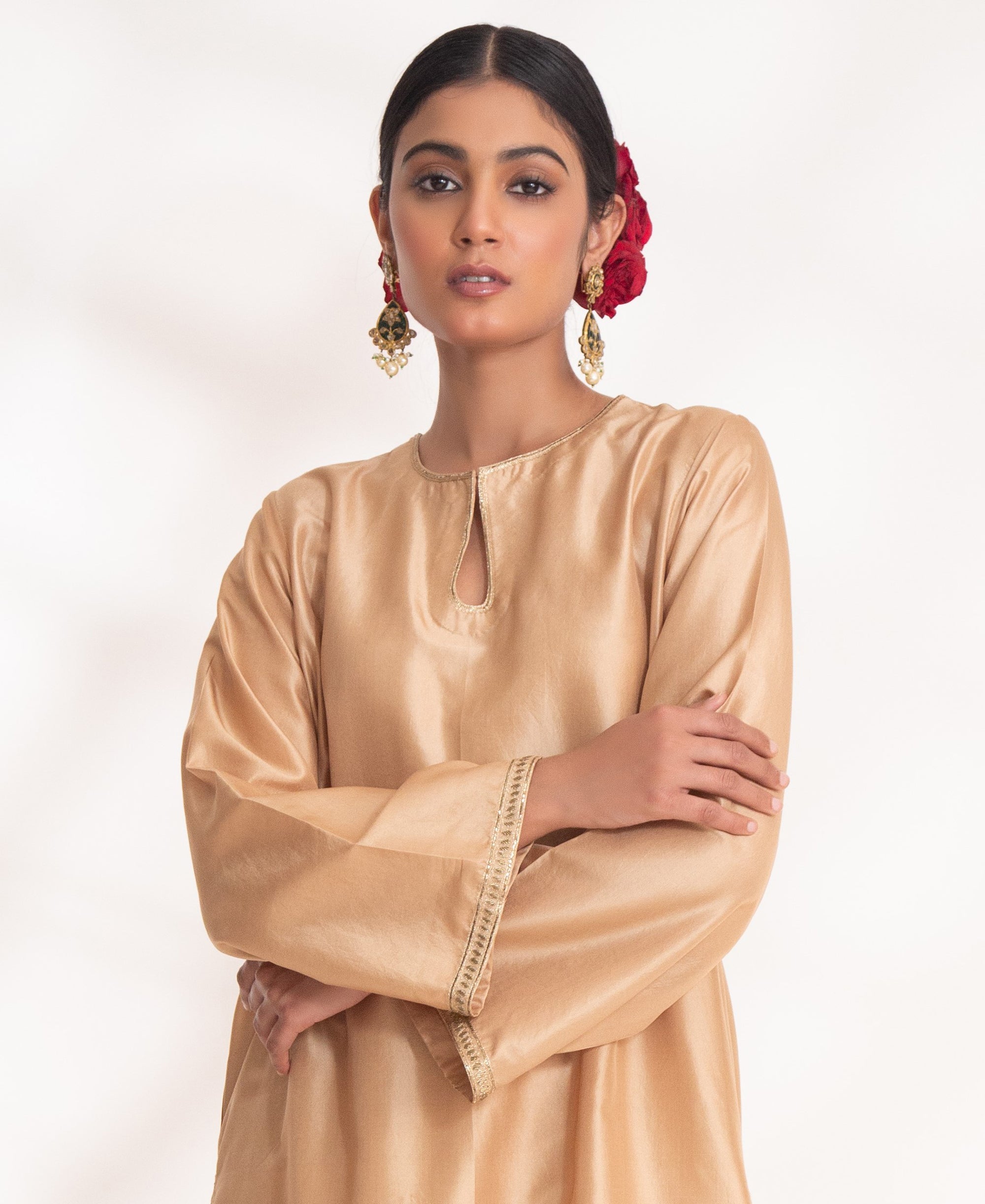 CY Chhaya Mehrotra Aavya Beige Kurta Set Closeup 1