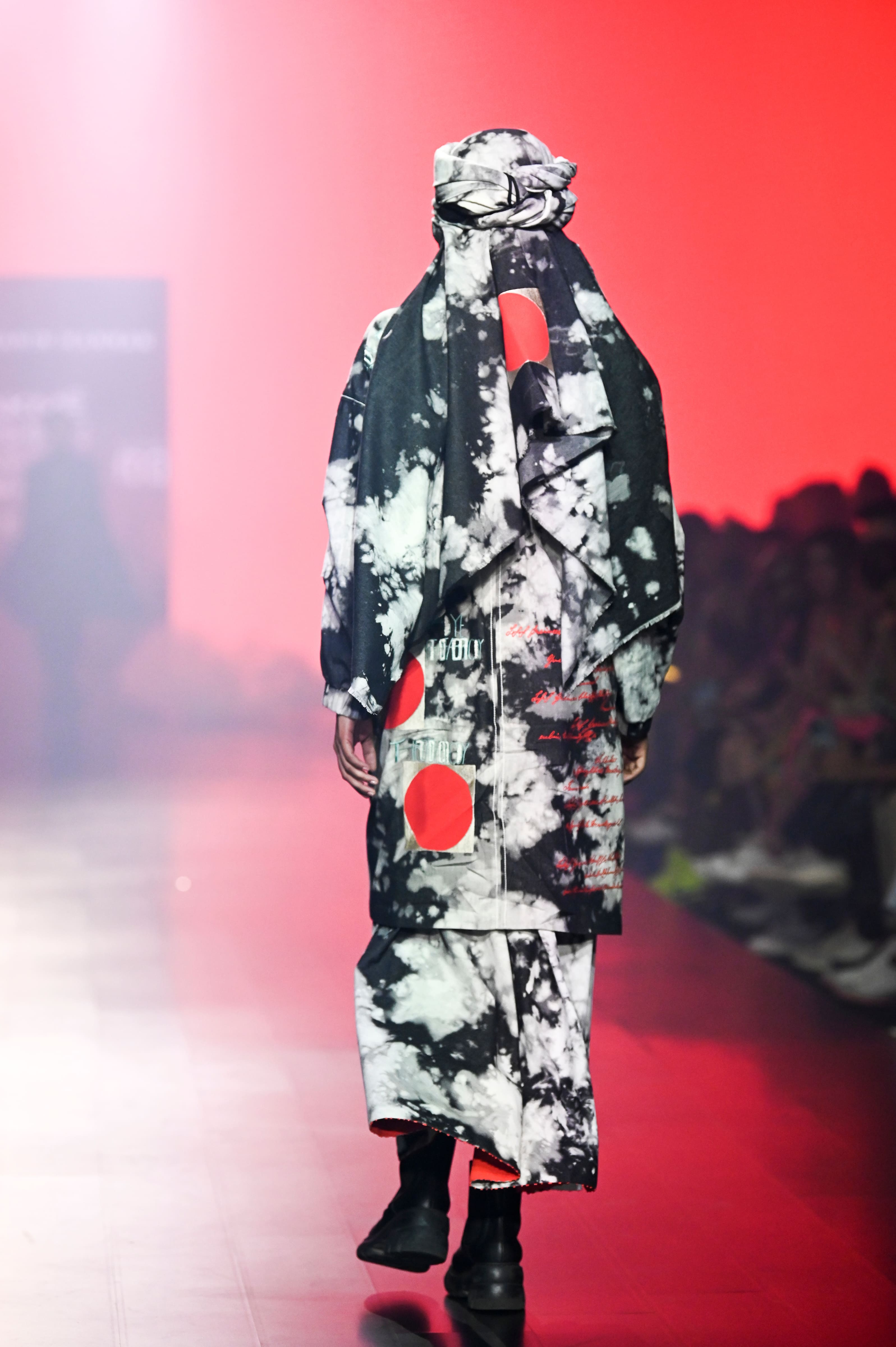 Circular Skirt Of( Scribble Parka)
