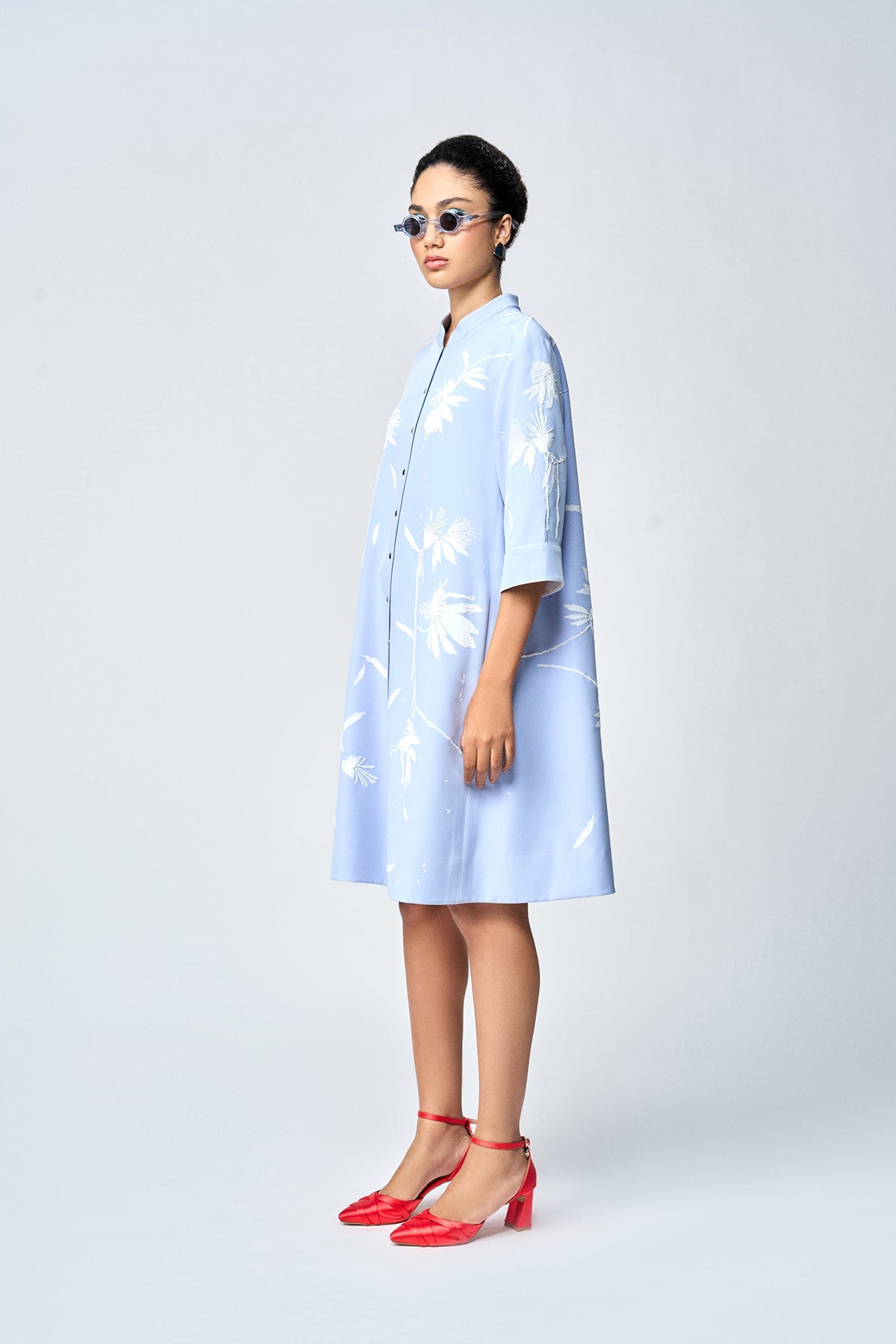 DAINTY LEAVES FRONT OPEN FLARED DRESS