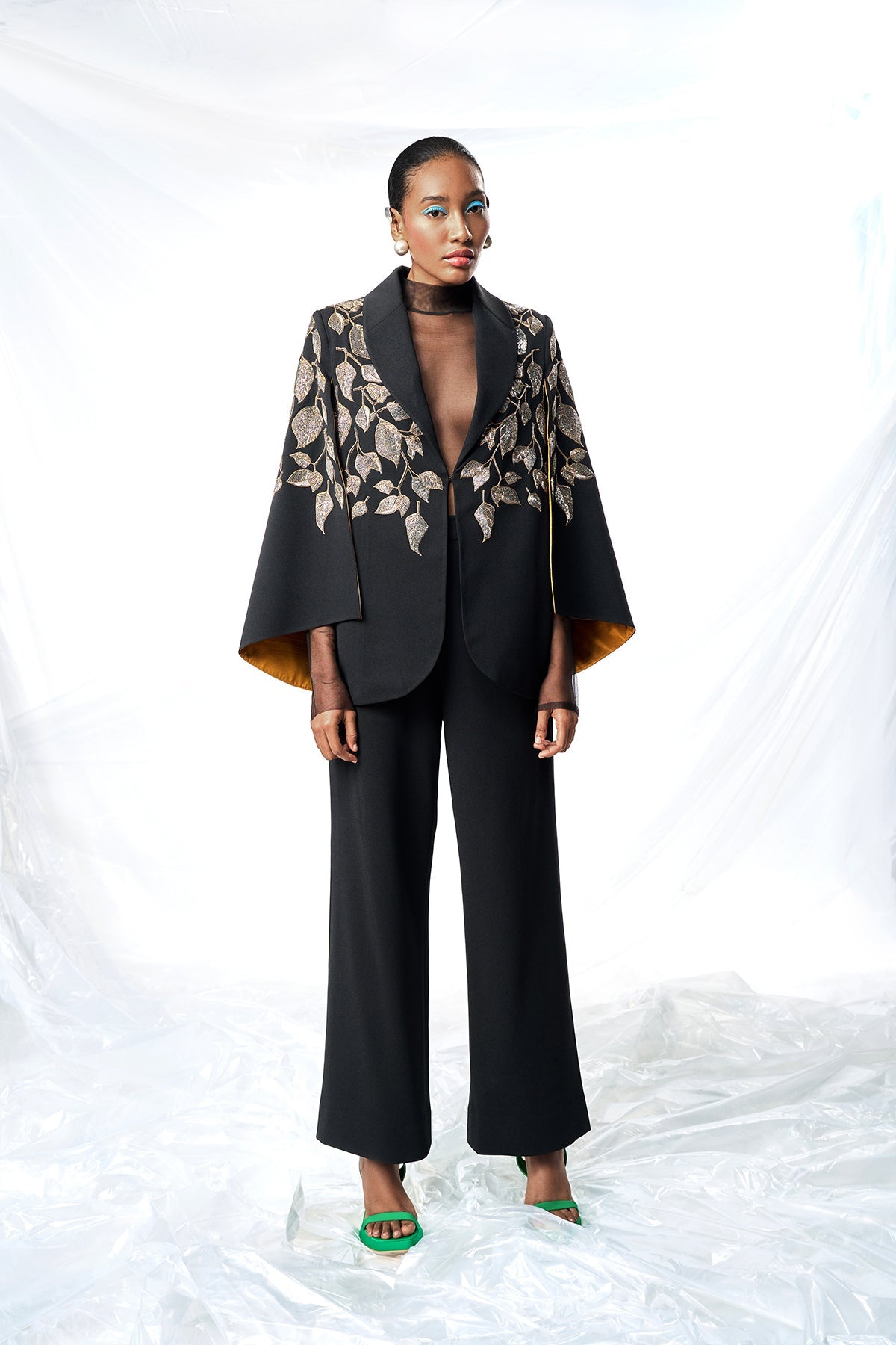 HAZEL LEAVES CAPE