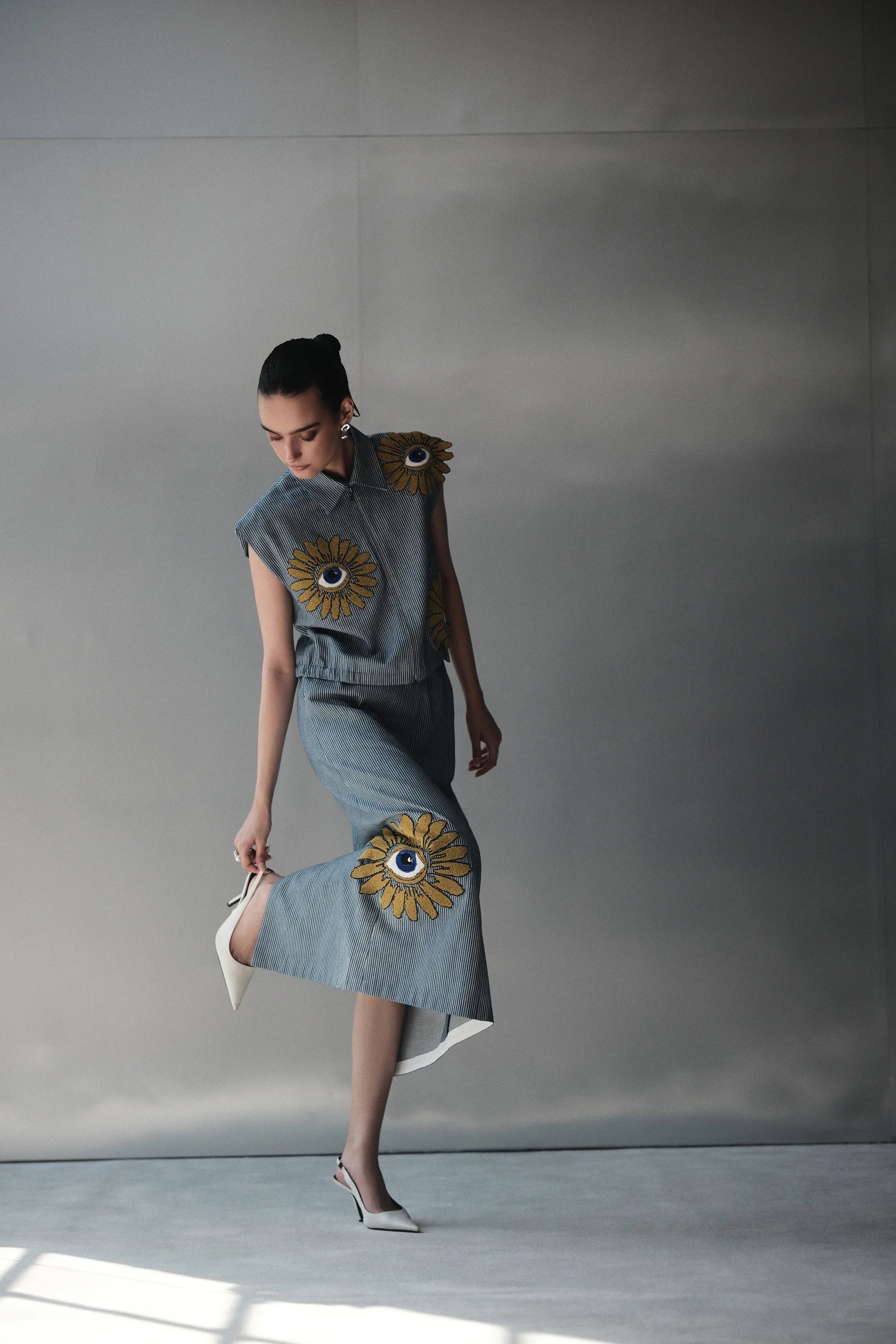 EYE BLOOM BOX SHIRT WITH PENCIL SKIRT