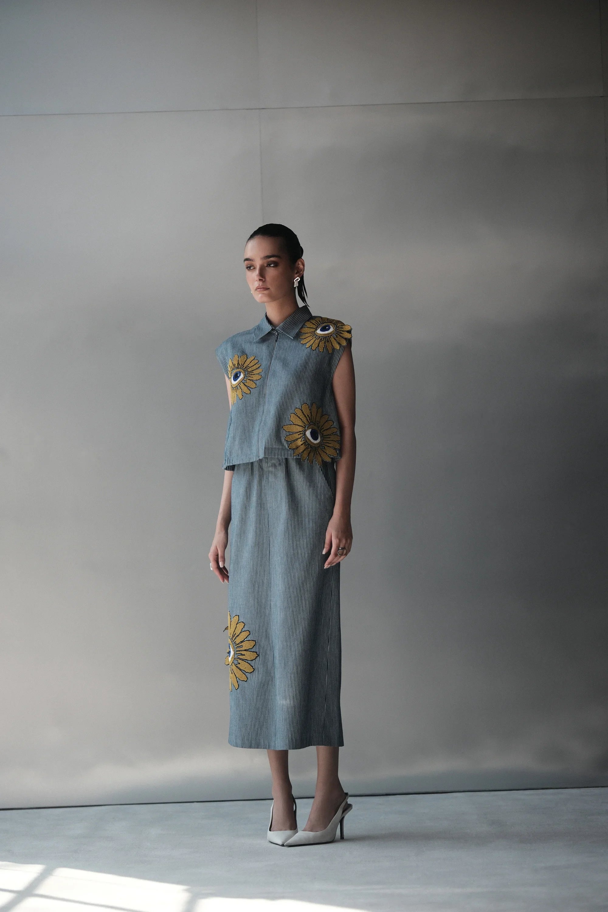 PENCIL SKIRT OF EYE BLOOM BOX SHIRT