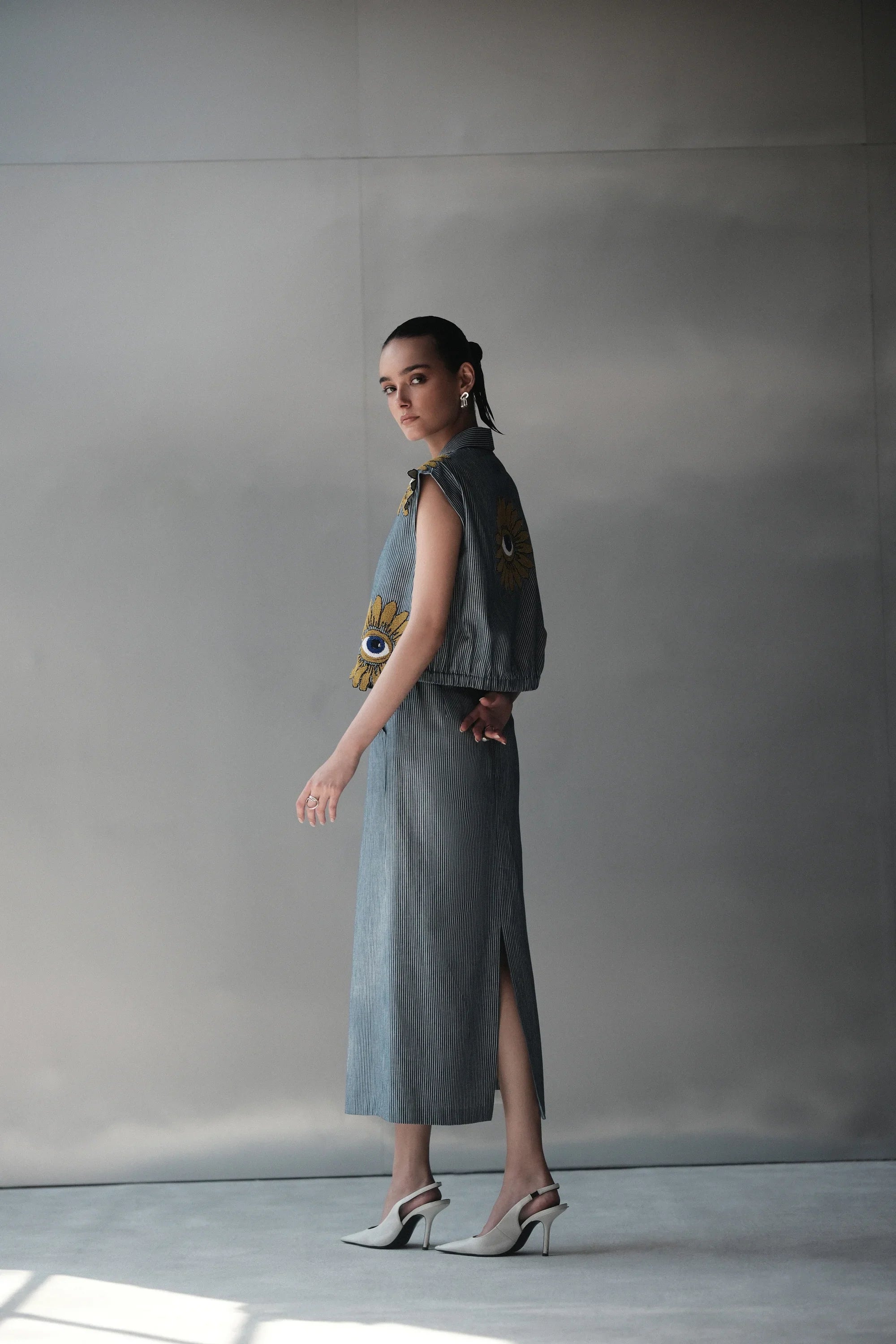 PENCIL SKIRT OF EYE BLOOM BOX SHIRT