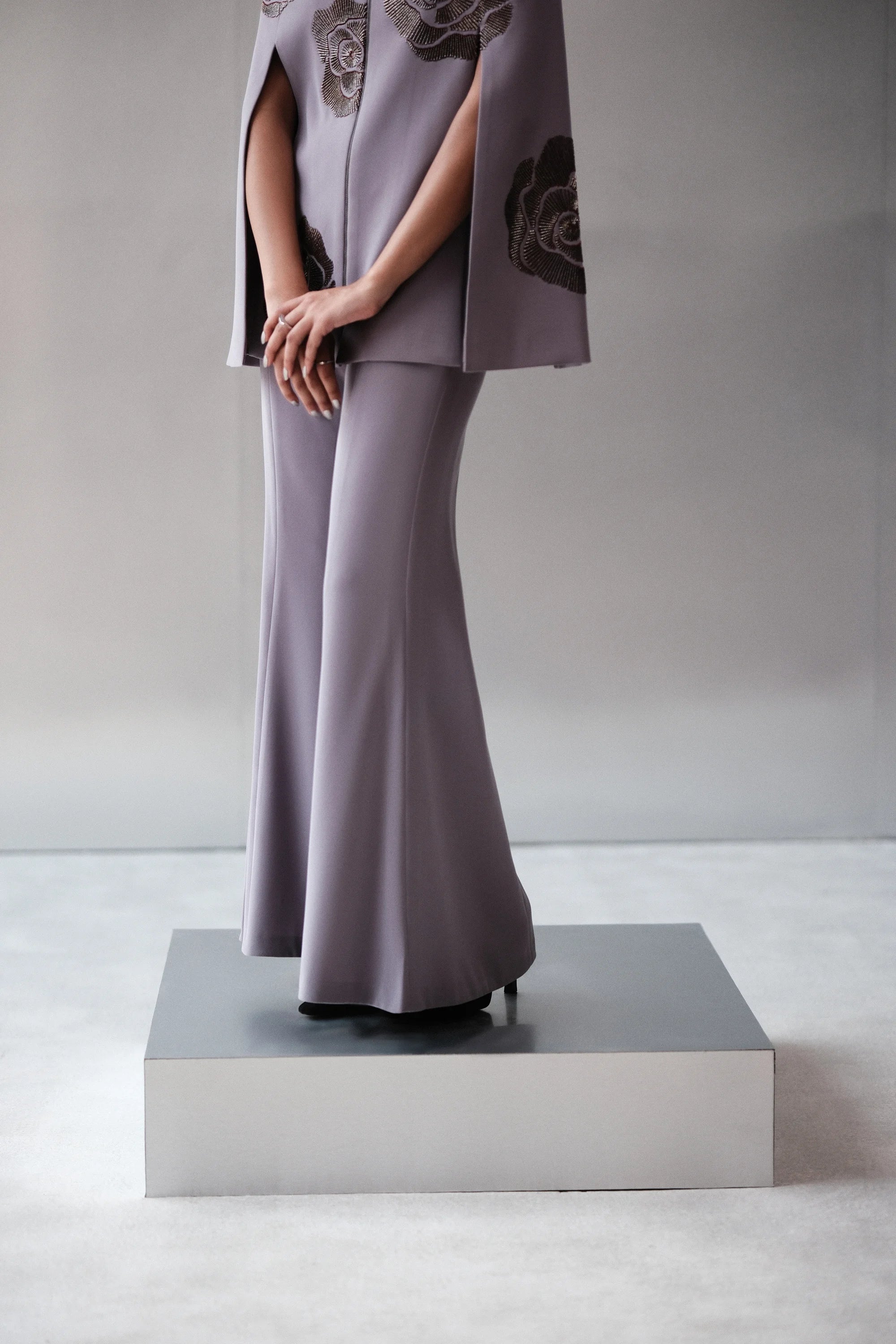 GEOMETRIC ROSES CAPE