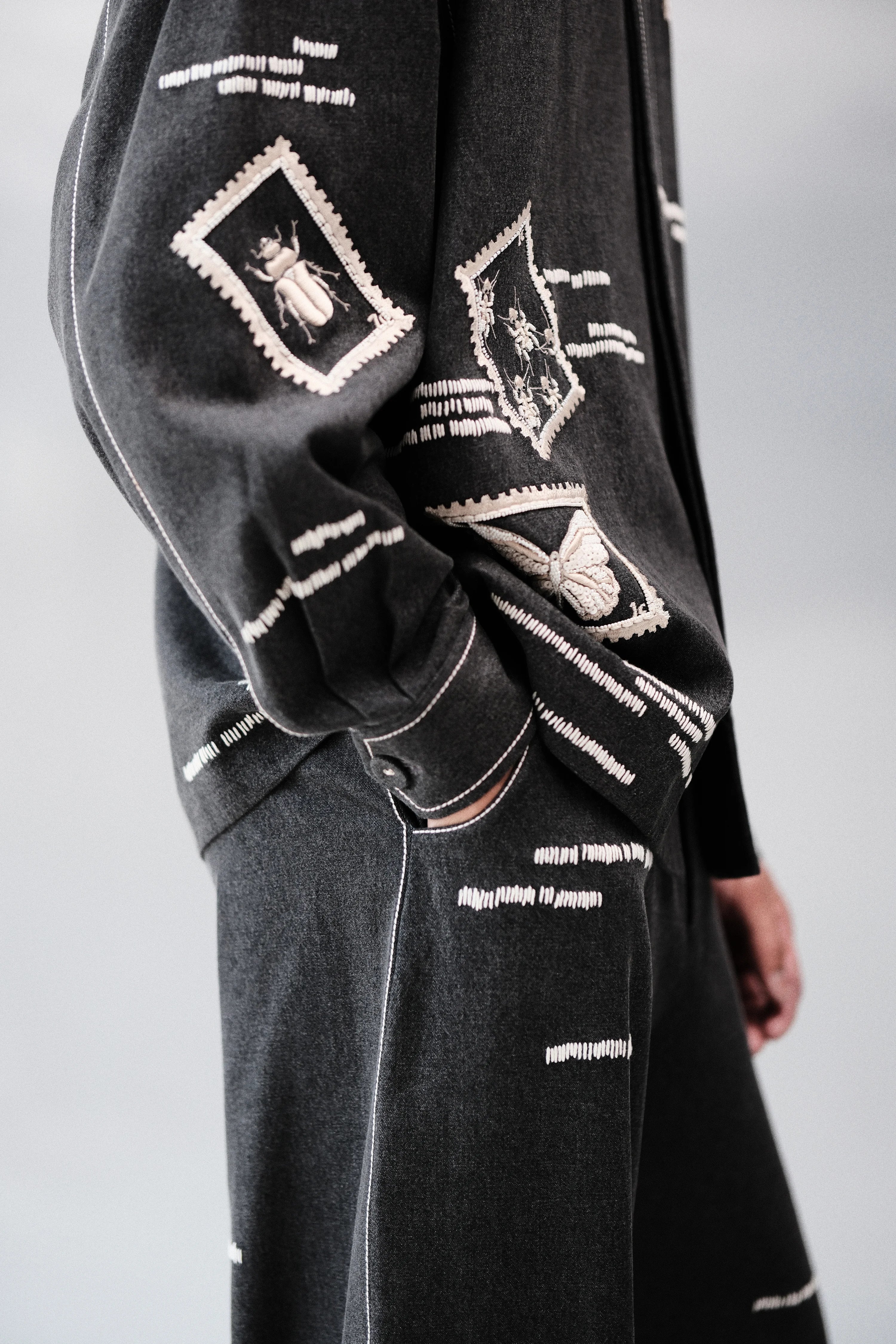BAGGY PANTS OF ( BUG STAMP OVERSIZED JACKET )