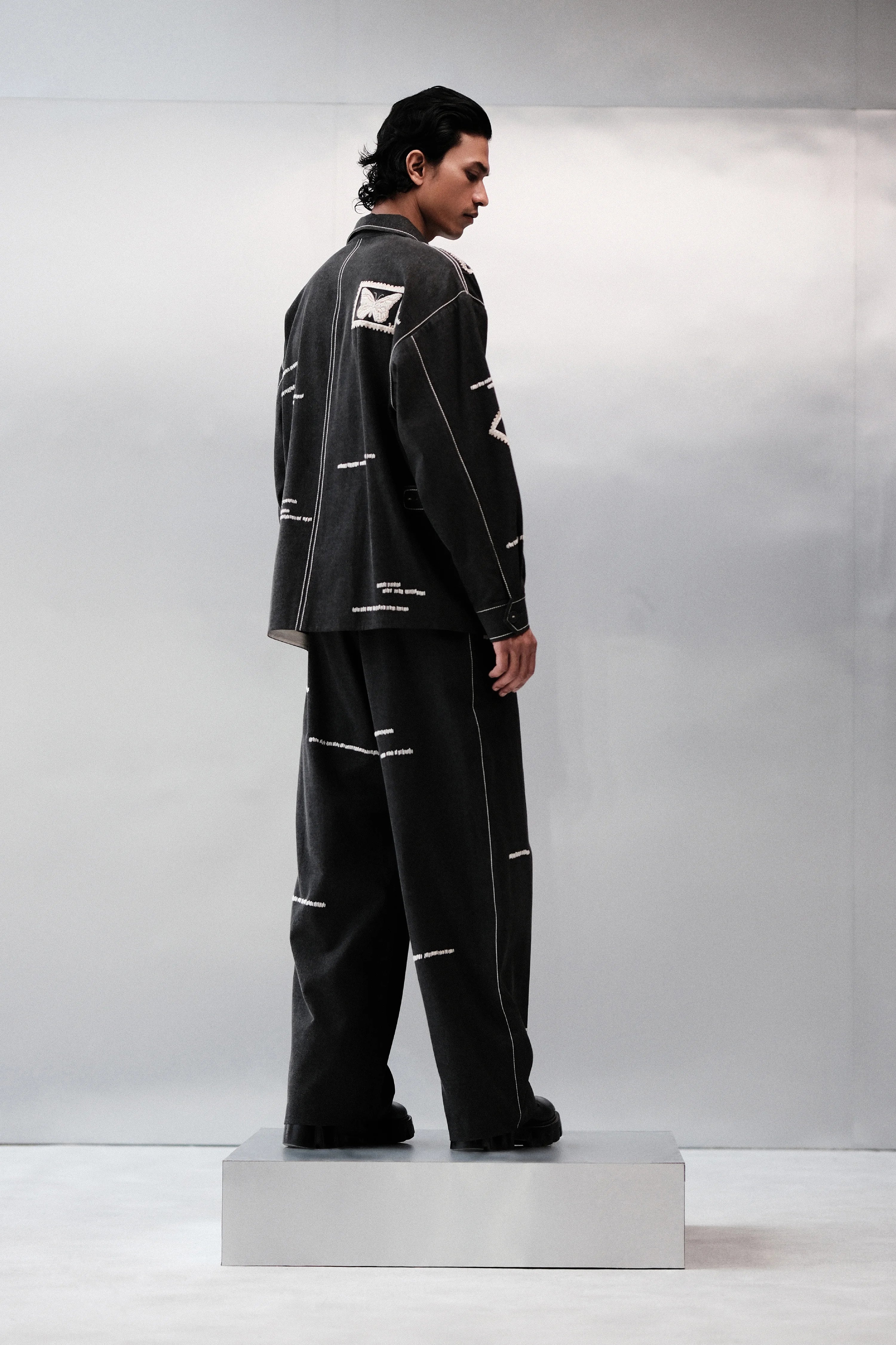 BUG STAMP OVERSIZED JACKET WITH BAGGY PANTS