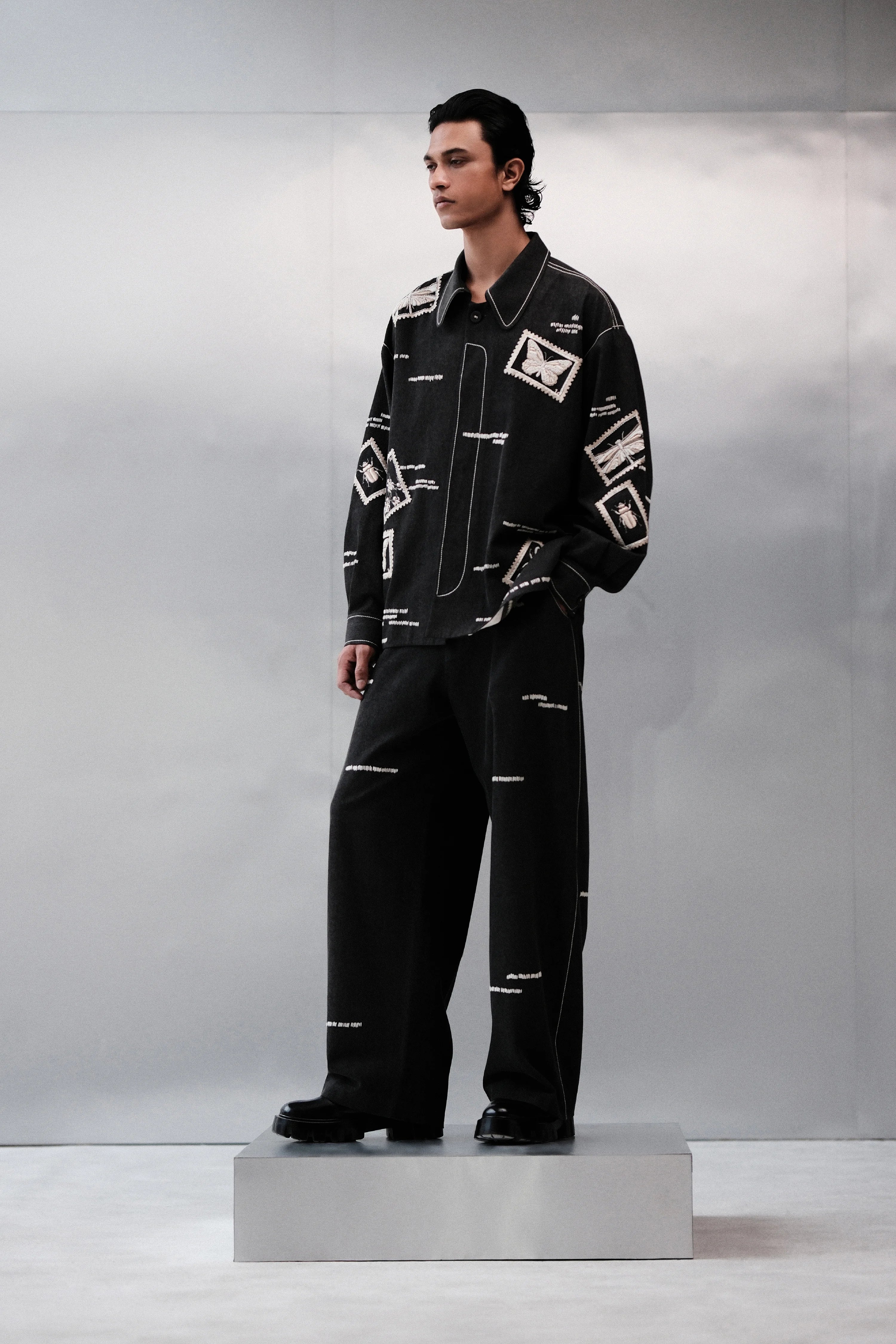 BUG STAMP OVERSIZED JACKET WITH BAGGY PANTS