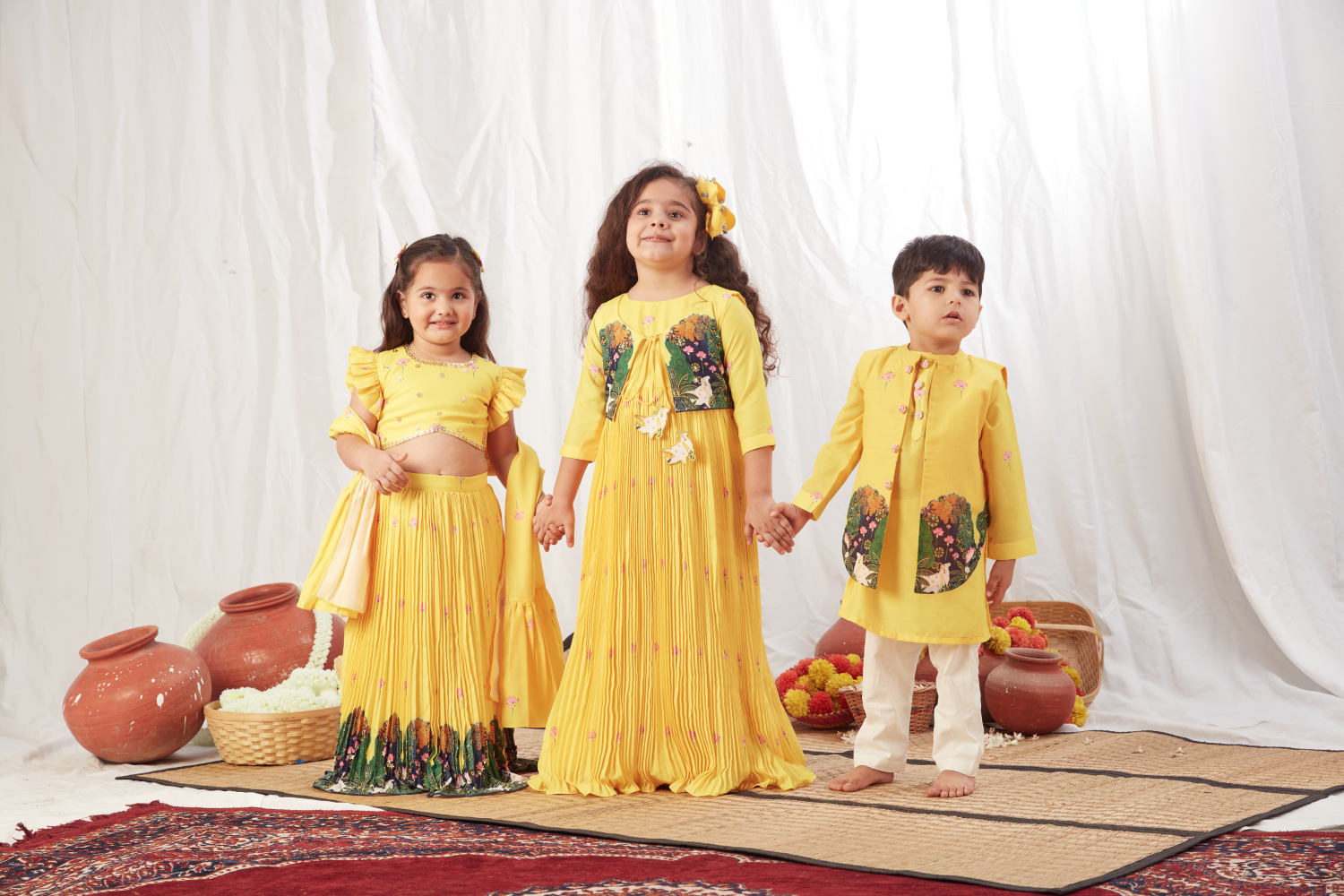 YELLOW PICHWAI BANDI SET