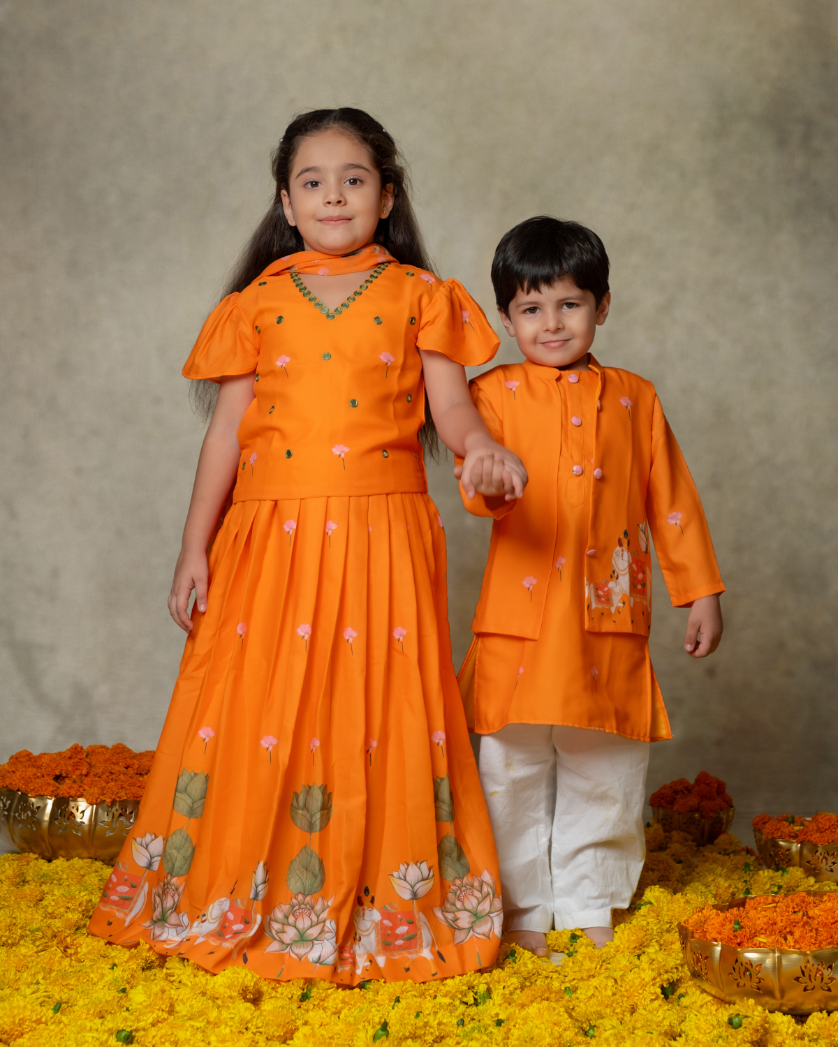 ORANGE PICHWAI BANDI SET