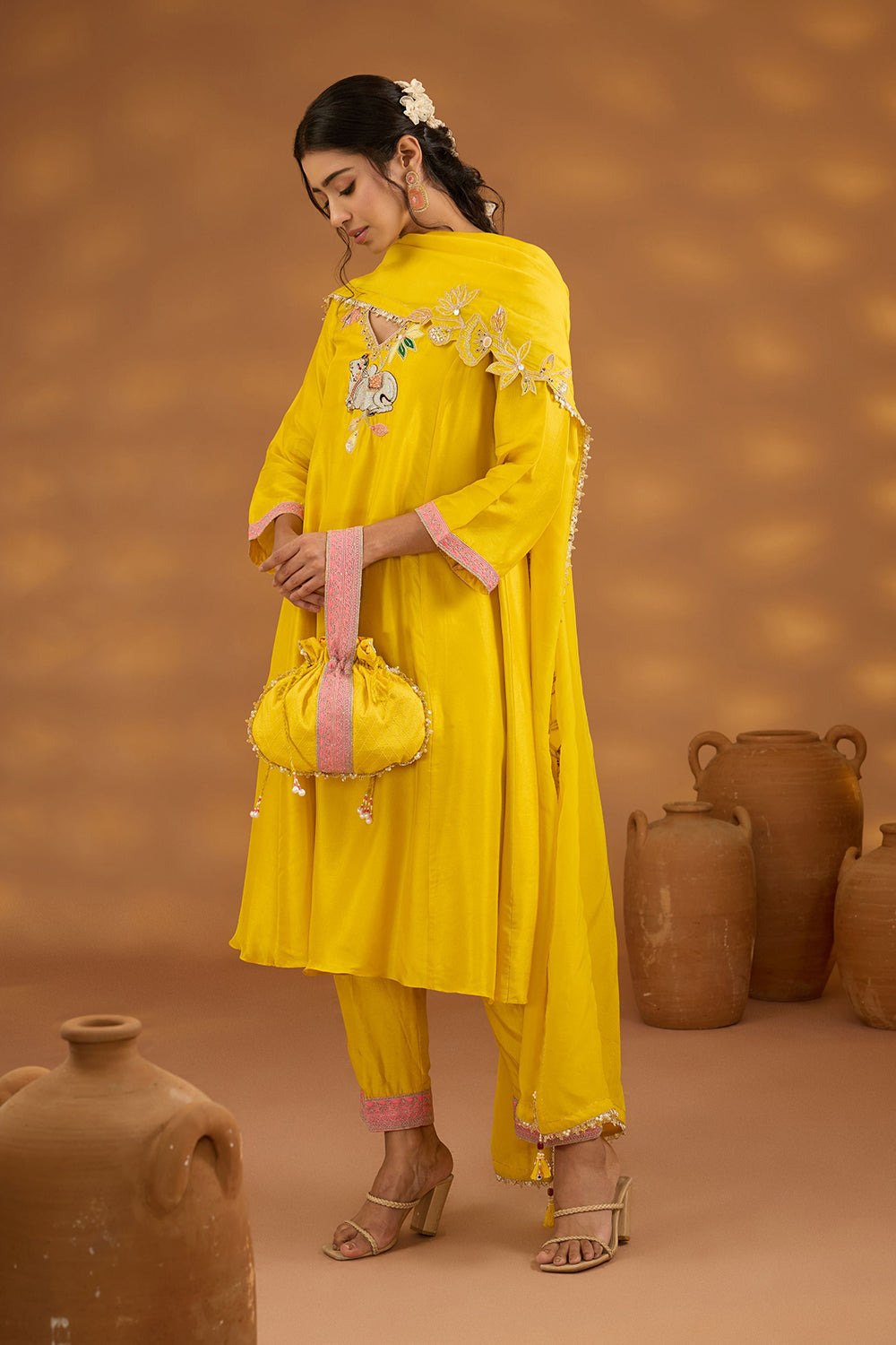 Nandi Kamal suit set