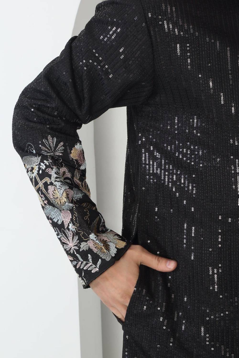 Neelkamal Black Cotton Embroidered Floral Thread Kurta Set