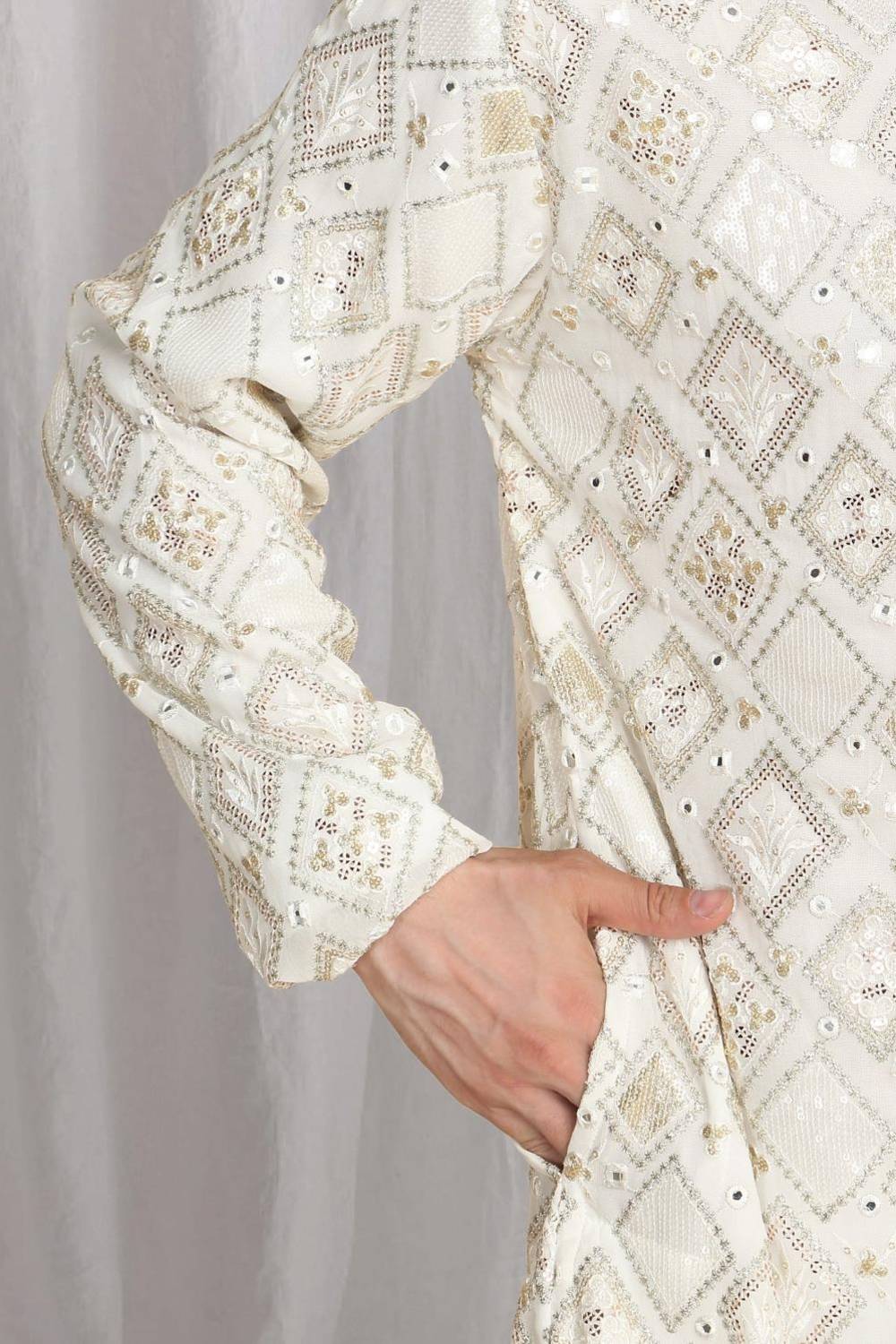 Asal Barfi Embroidered Kiurta set - Off White