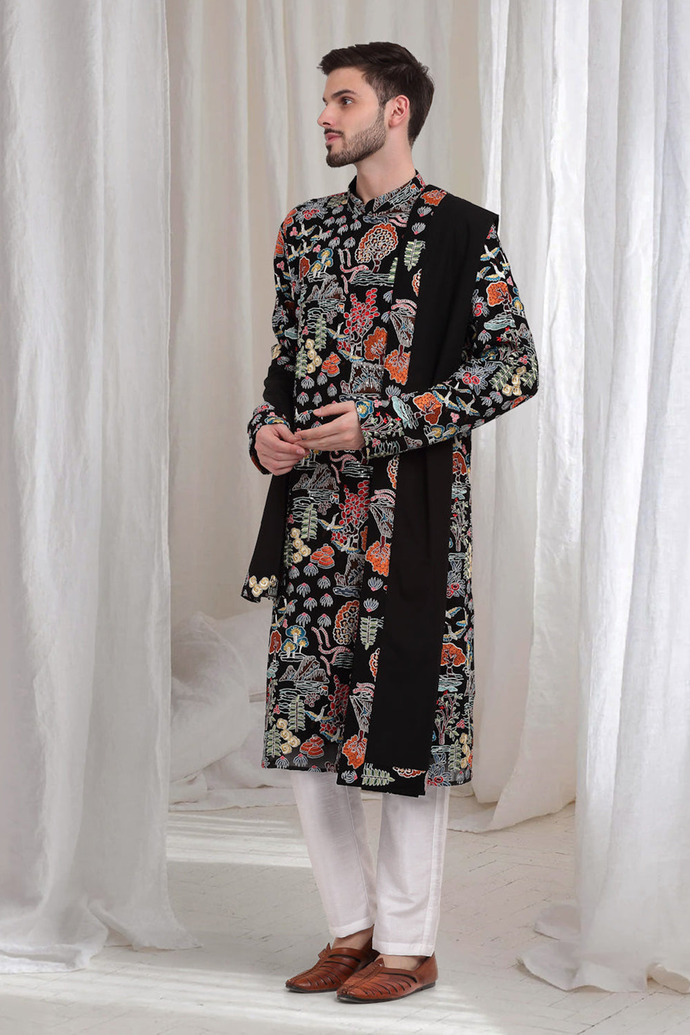 Tarnam Embroidered Nature  Kurta Pant Set - Black