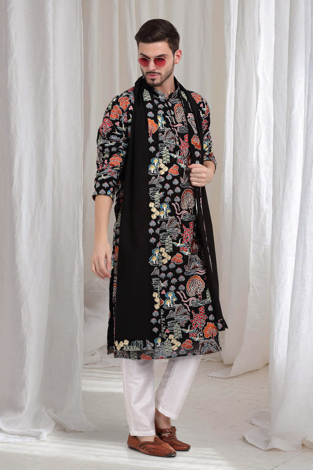 Tarnam Embroidered Nature  Kurta Pant Set - Black