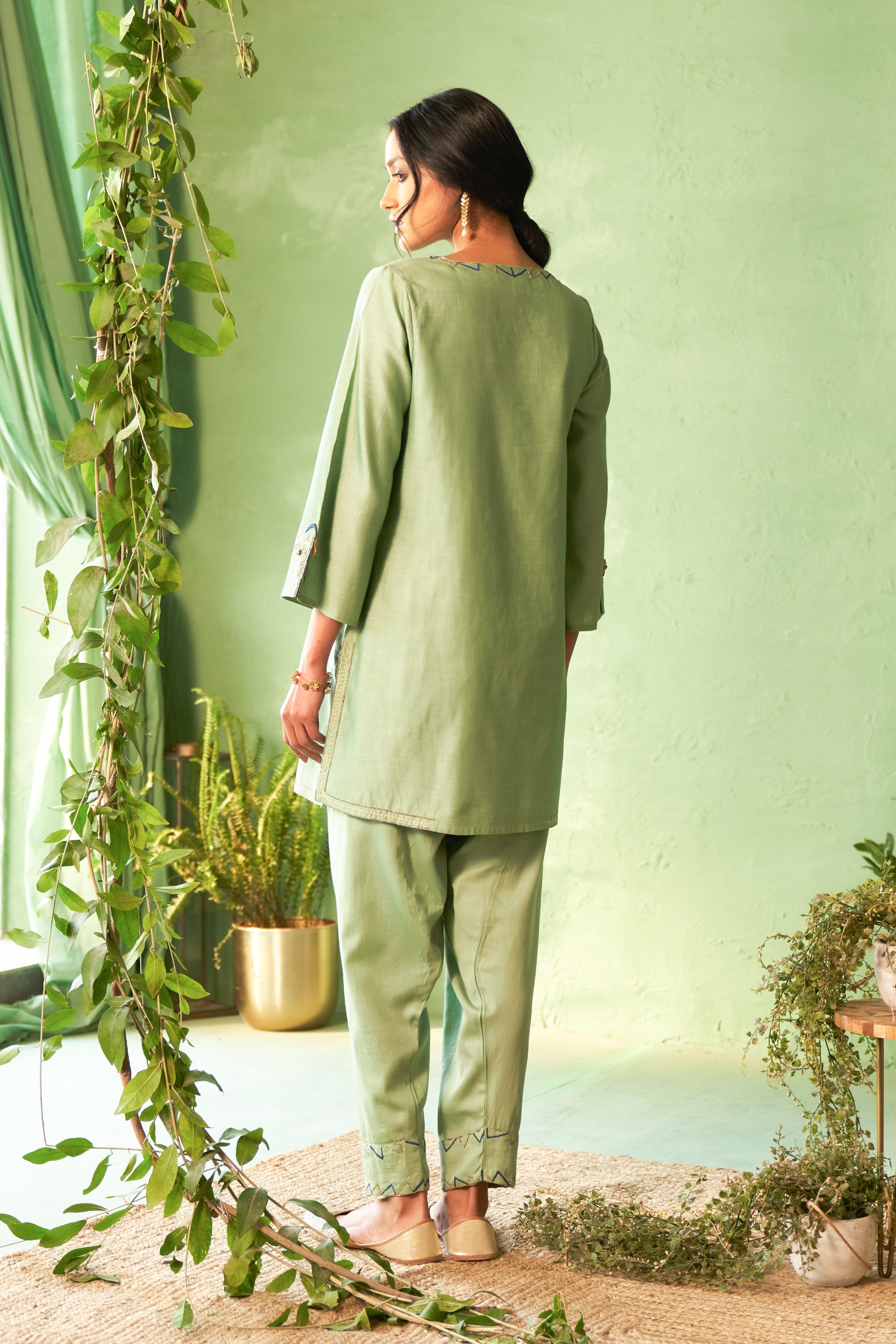 Embroidered Palm Tree Kurta Set with Organza Dupatta