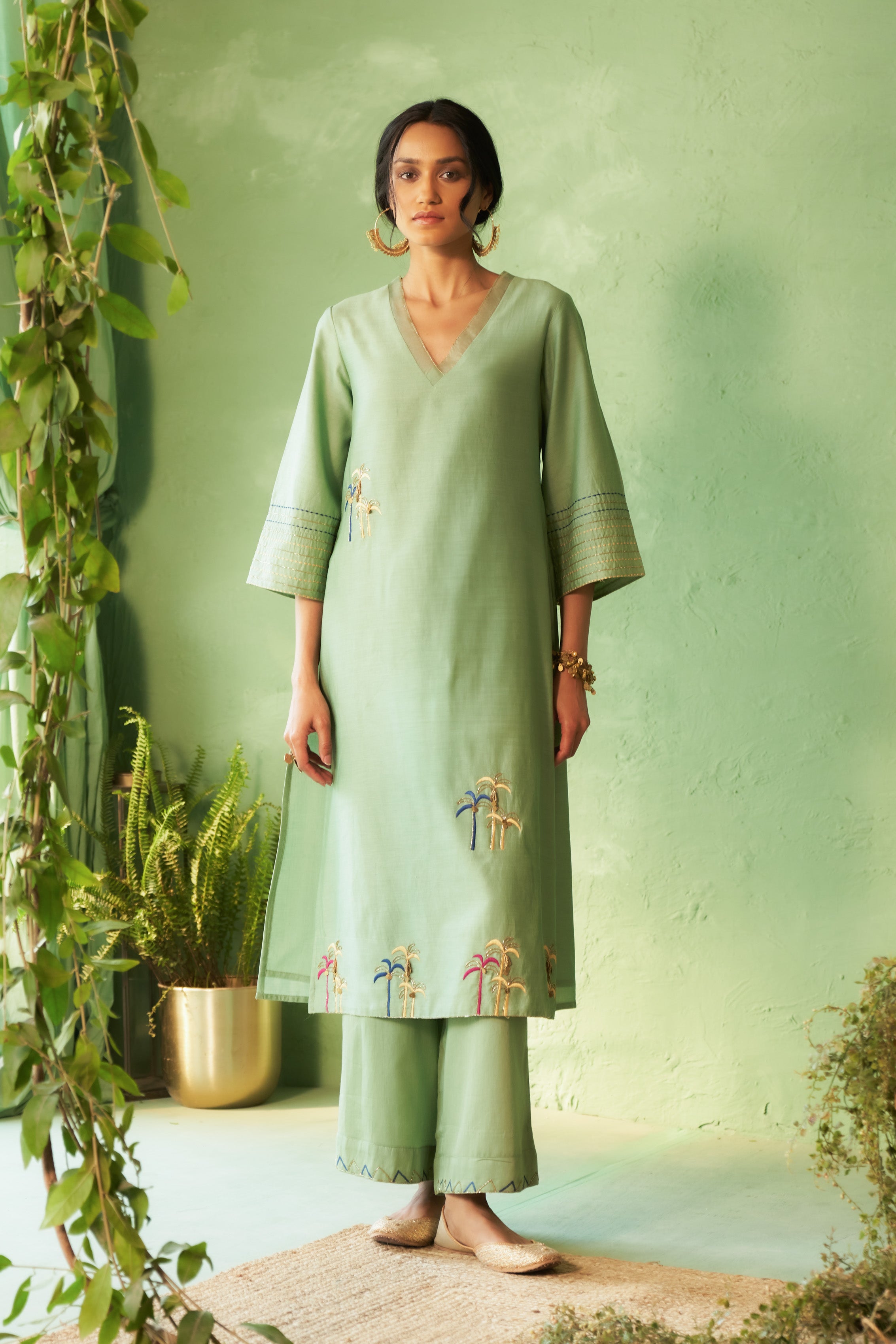 Elegant Palm Tree Motif A-Line Kurta Set with Flared Sleeves