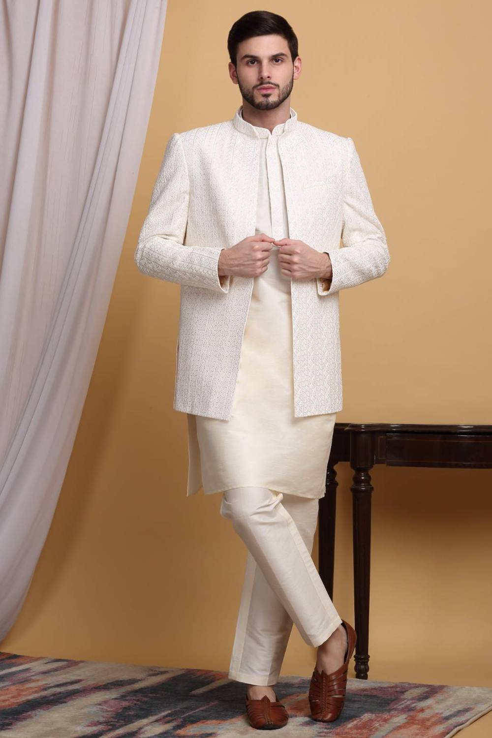 Om Embroidered Open Jacket Set - Ivory