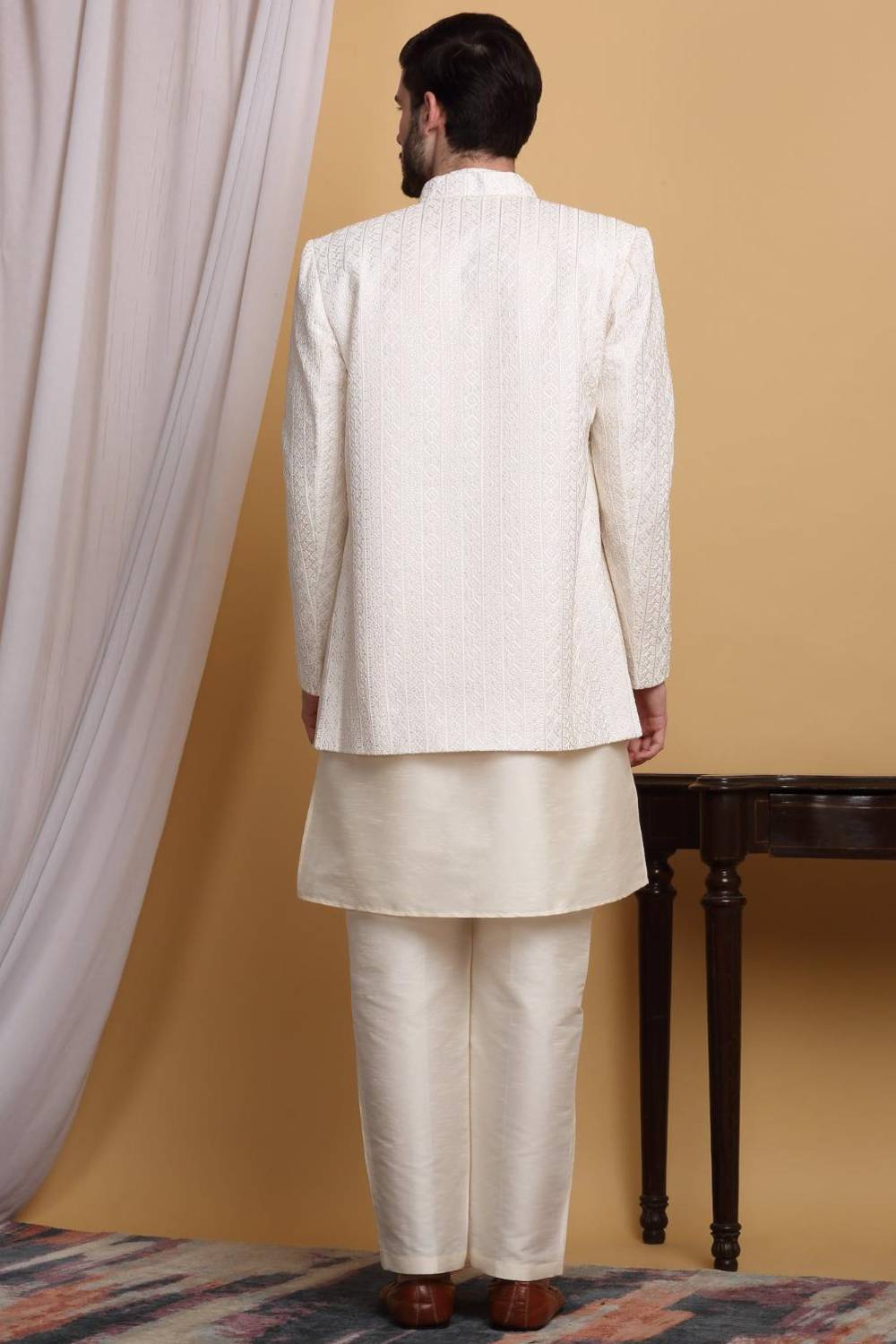 Om Embroidered Open Jacket Set - Ivory