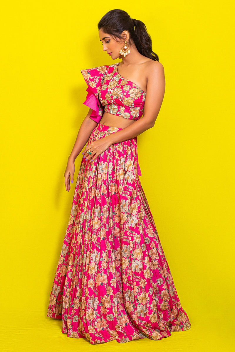 CY Nikita Dutta In Lehenga Set By Aayushi Maniar Front 2