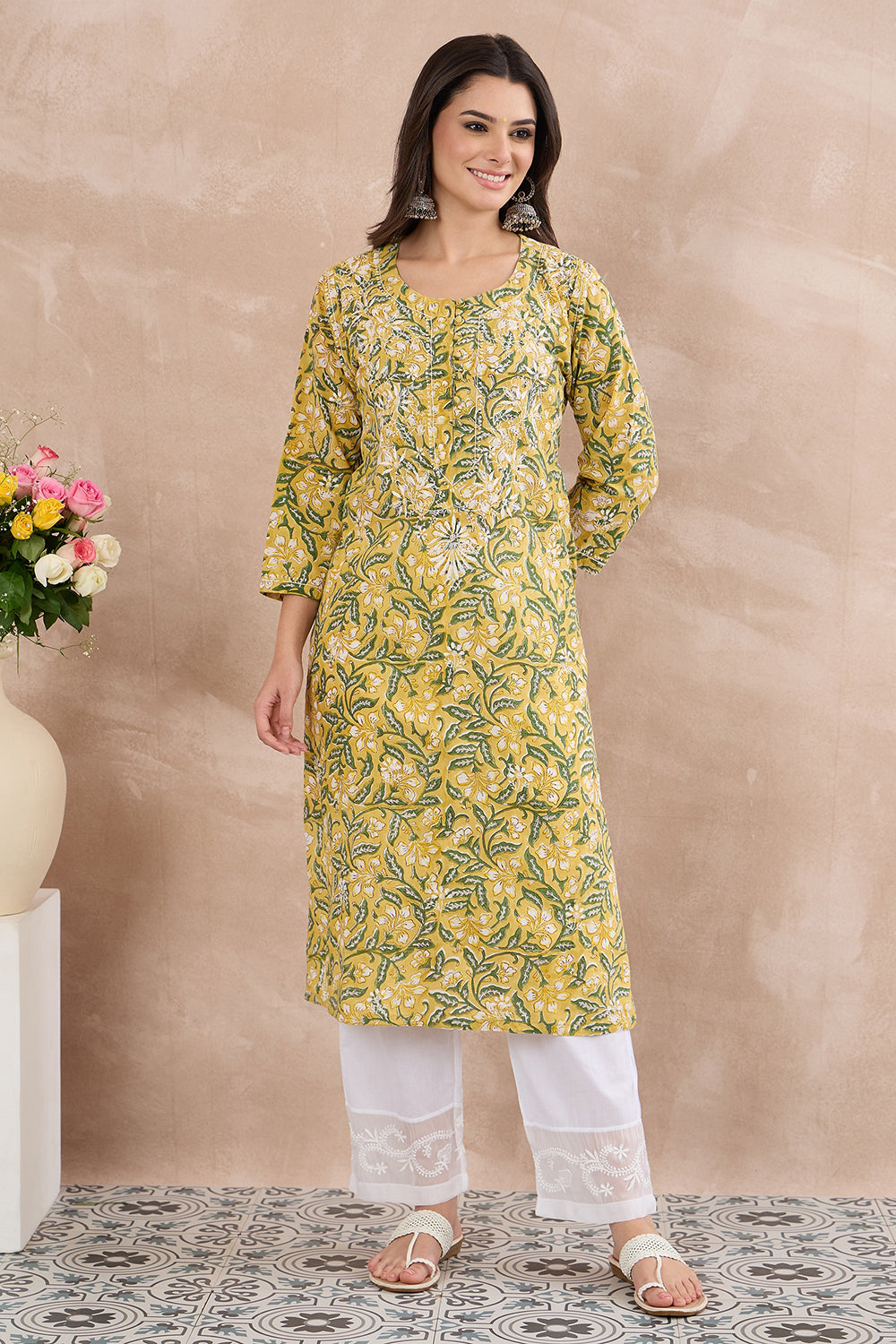 Yellow cotton floral vine printed kurta with chikankari