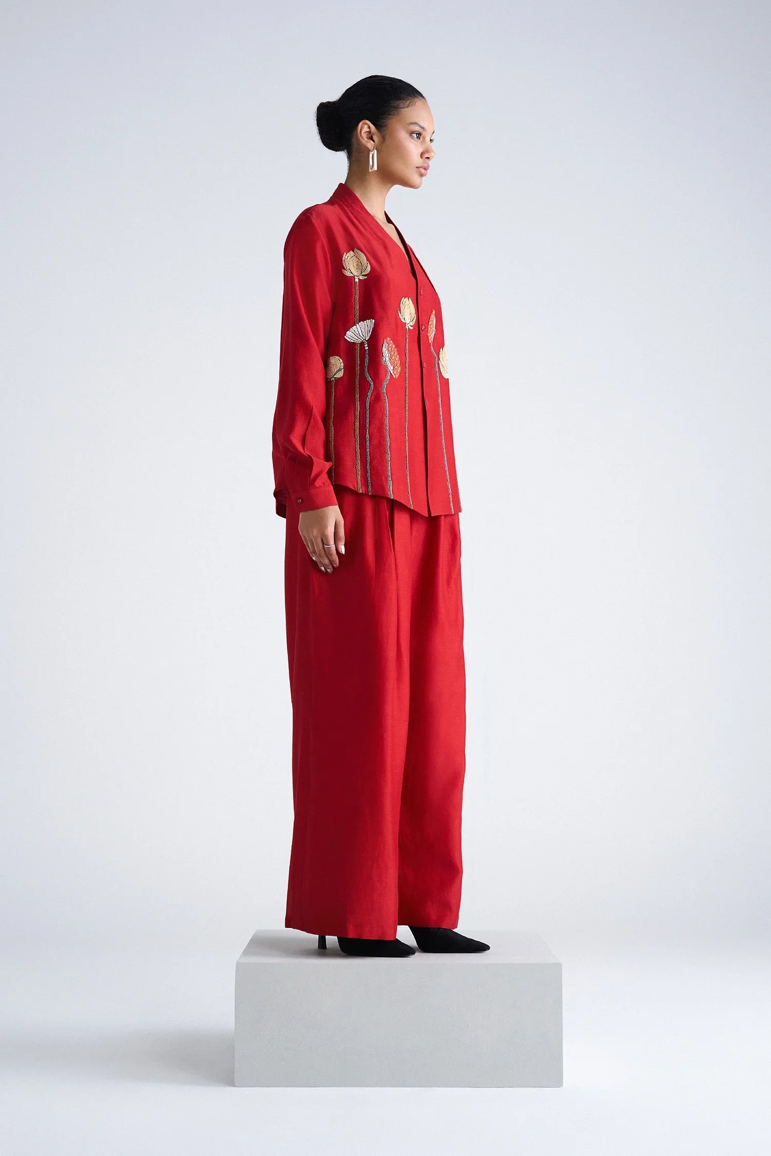 PANTS OF ( EARTH LOTUS NECK PLEATED SHIRT )