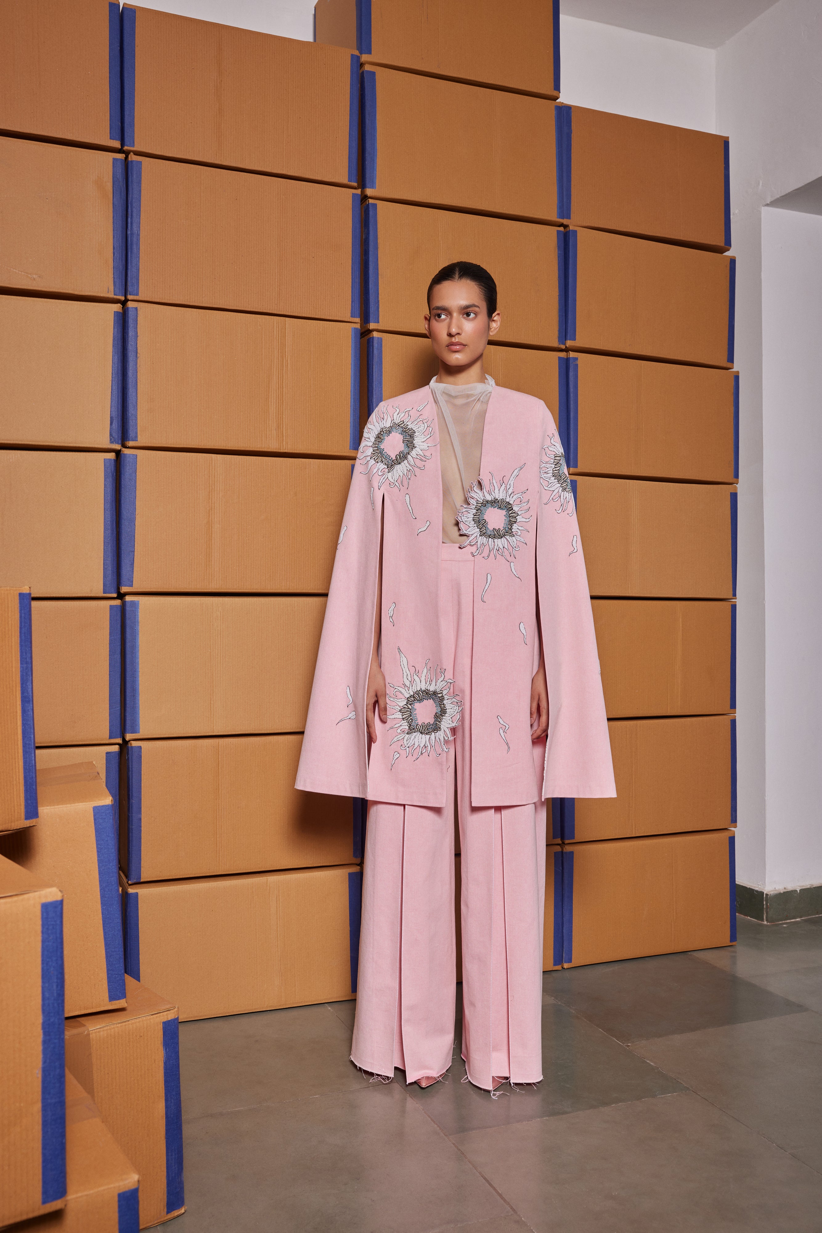 MULTI PETALS LONG CAPE AND PLEATED PANTS