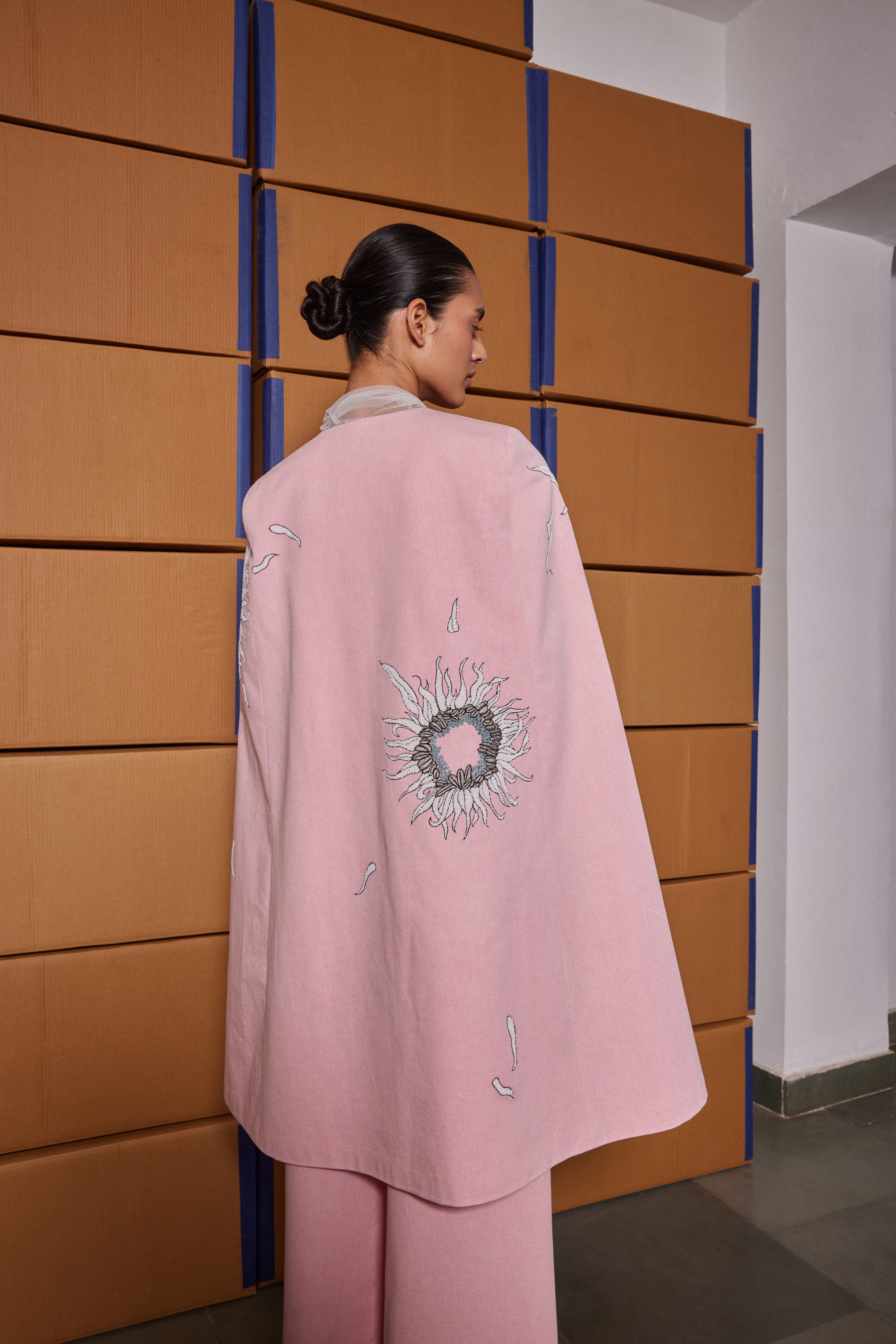 MULTI PETALS LONG CAPE AND PLEATED PANTS