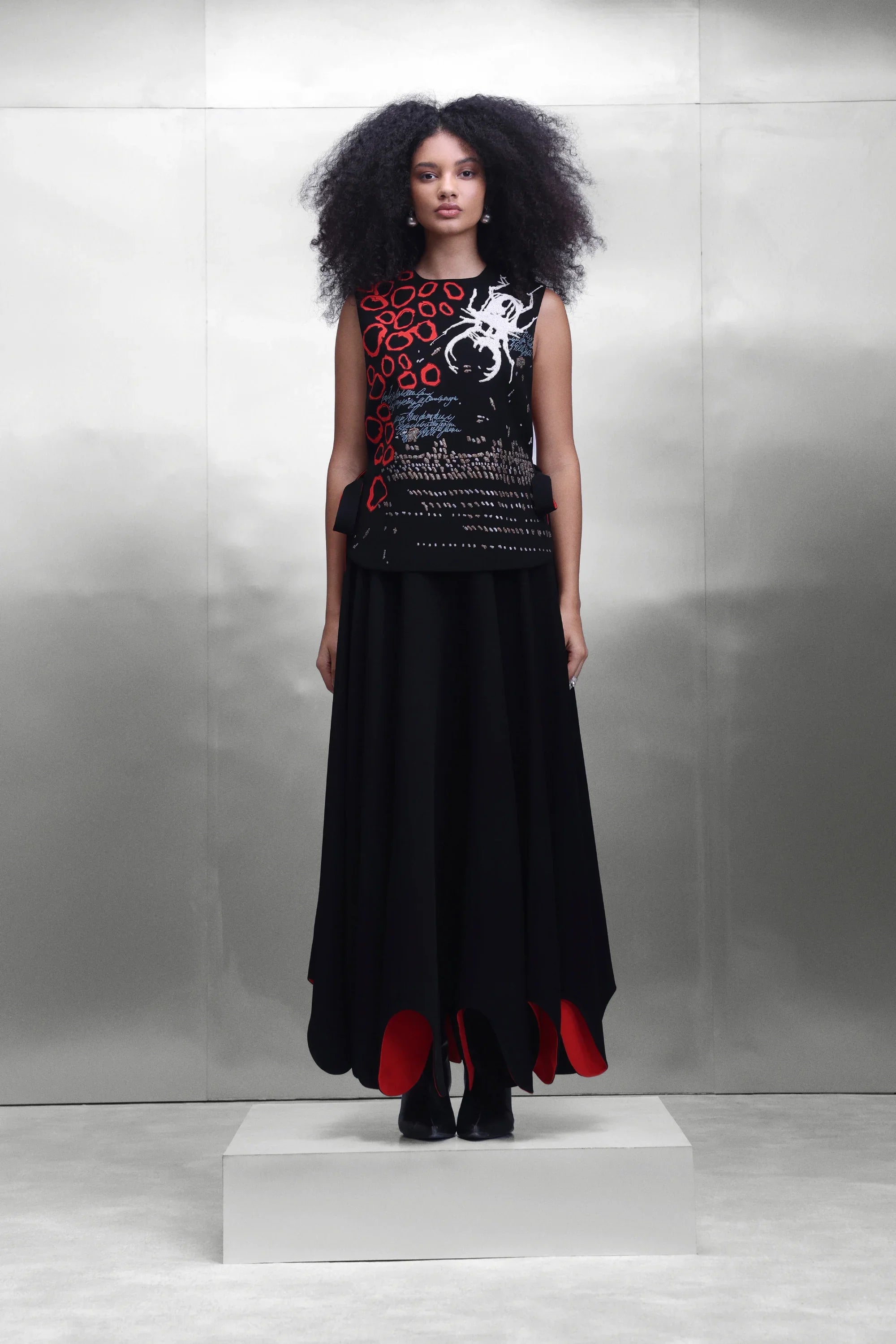 BIG WAVY CIRCULAR SKIRT OF ( BUG THEORY OVERLAY )