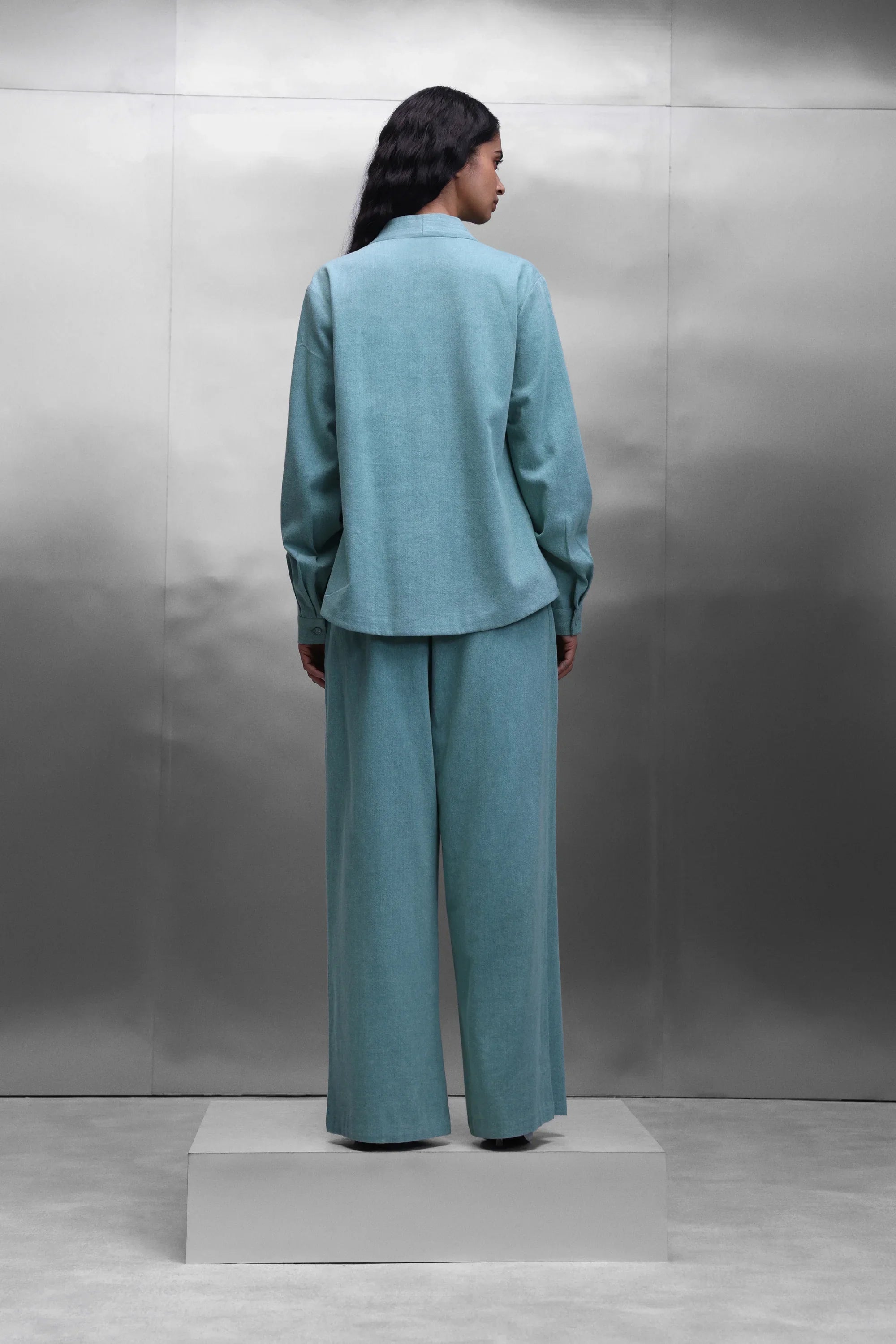 PANTS OF ( EARTH LOTUS NECK PLEATED SHIRT )