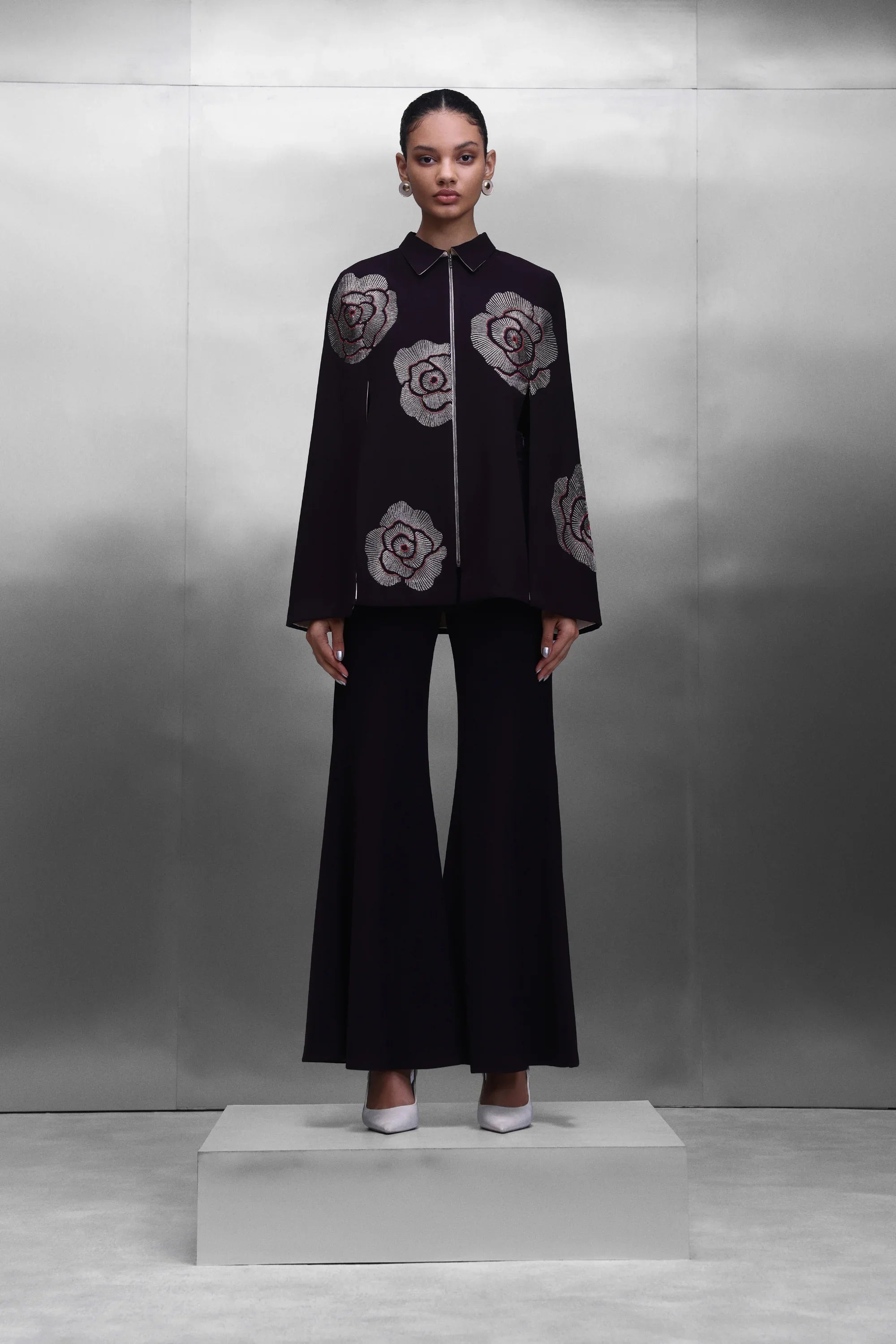 GEOMETRIC ROSES CAPE