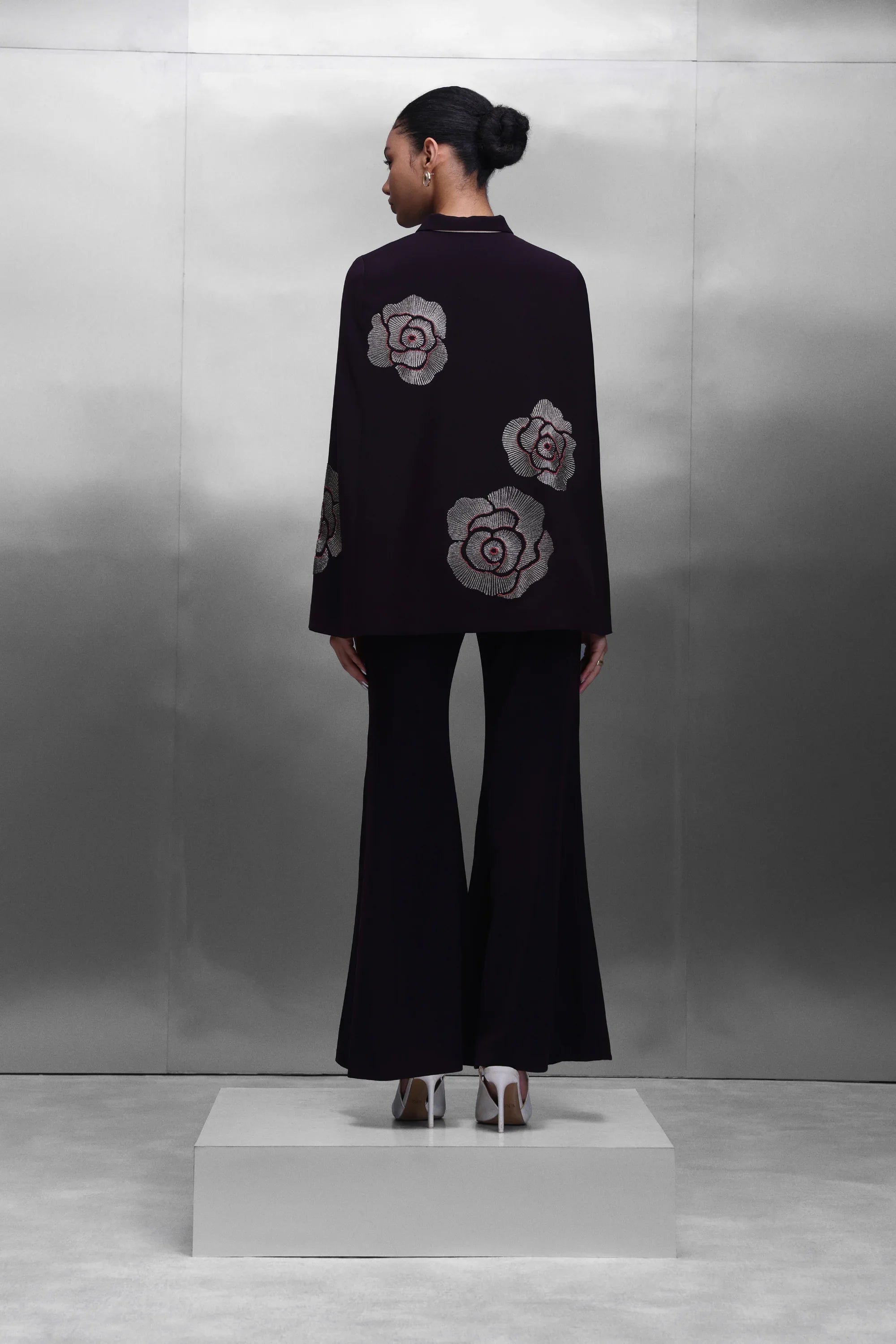 GEOMETRIC ROSES CAPE