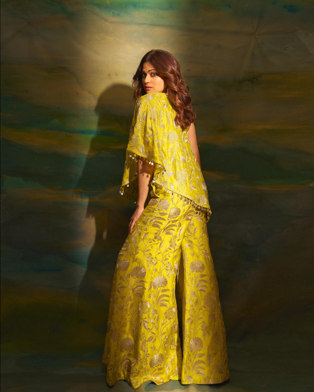 Shamita Shetty In Golconda Arsh One Shoulder Set