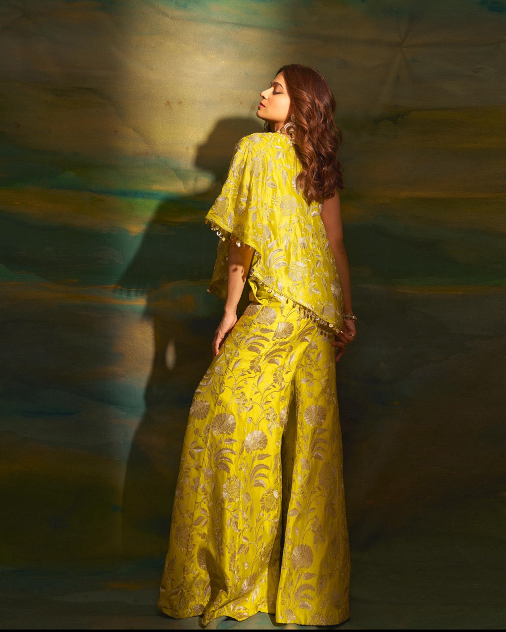 Shamita Shetty In Golconda Arsh One Shoulder Set