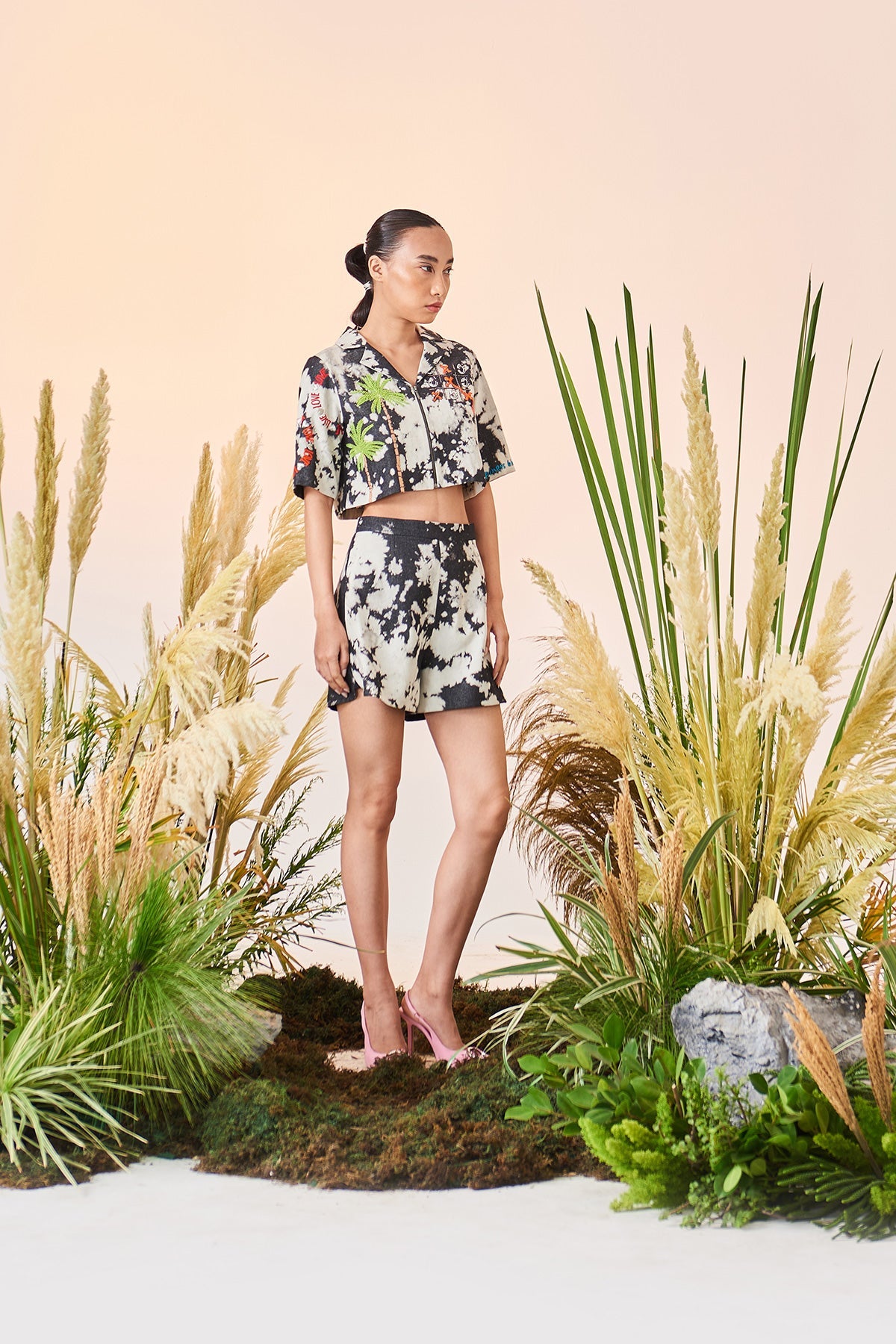 Love Circle Cropped Shirt