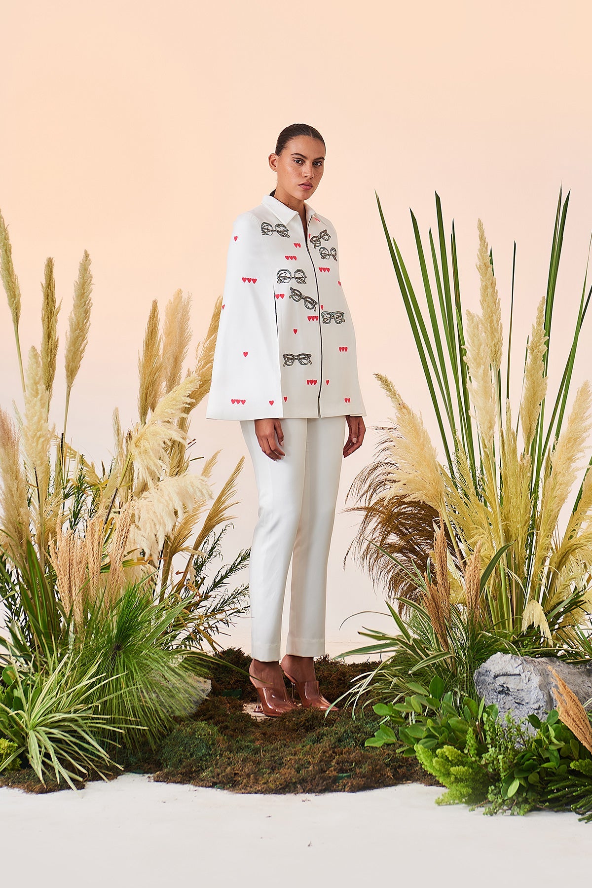 Narrow Pants Of (Holiday Sunglasses Cape)