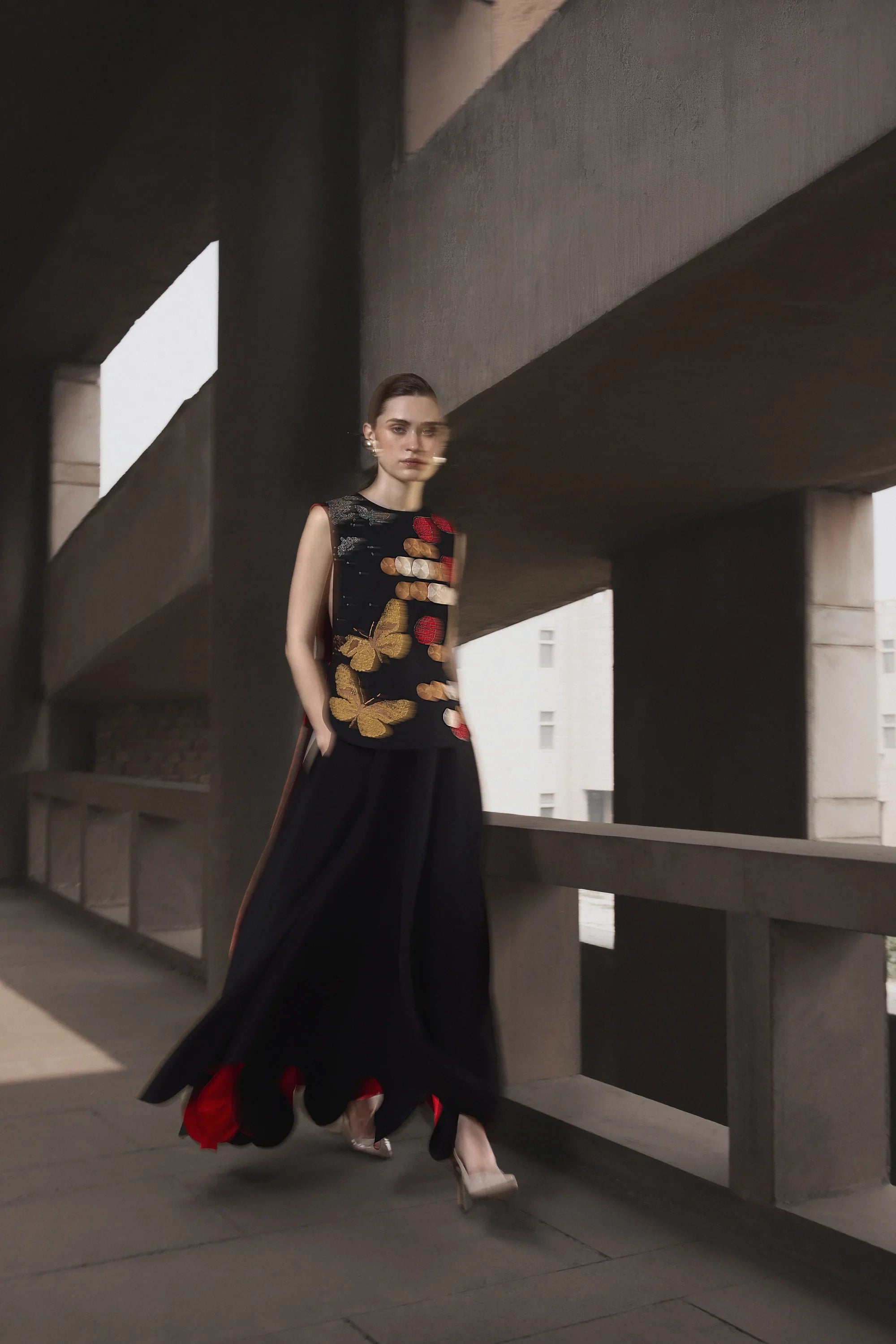 BIG WAVY CIRCULAR SKIRT OF CIRCLE AND FLUTTER OVERLAY