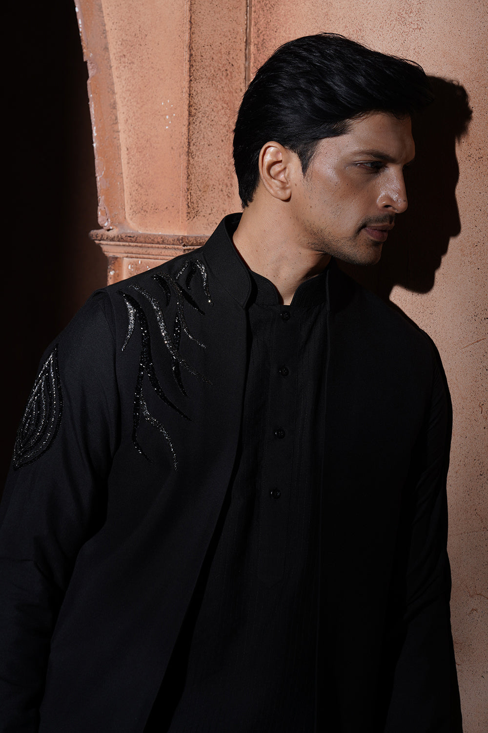 Blue And Red Embroidered Nehru Jacket Set (Kurta Vmku41)