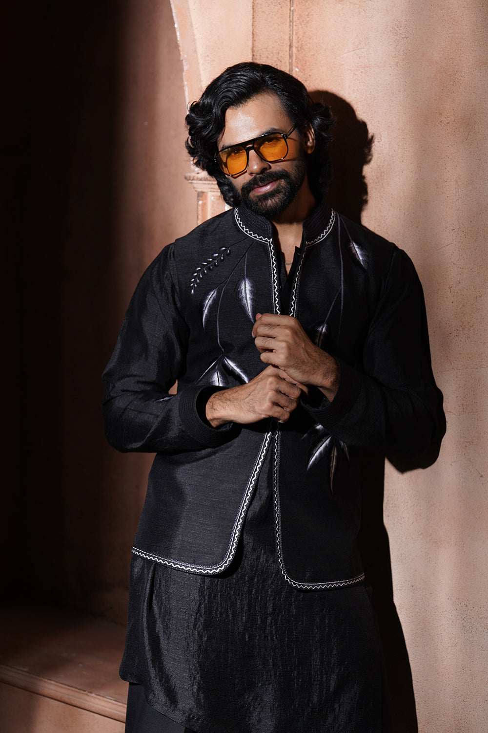 Black Embroidered Nehru Jacket Set (Vmku26)