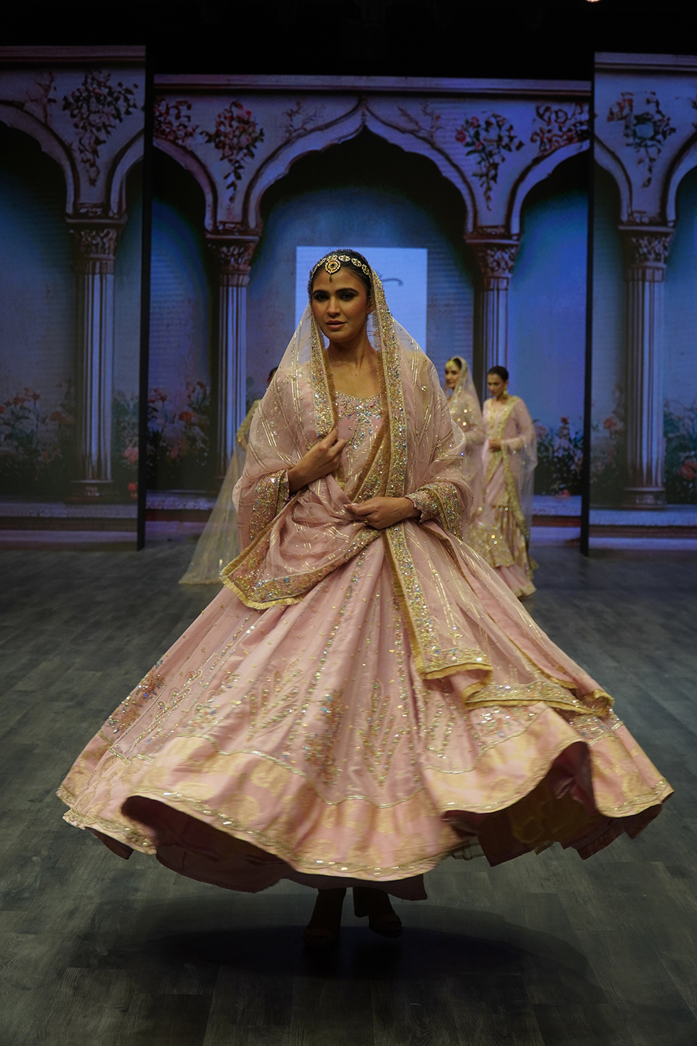 Gulabi Noor