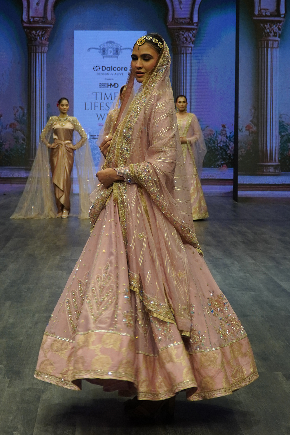 Gulabi Noor